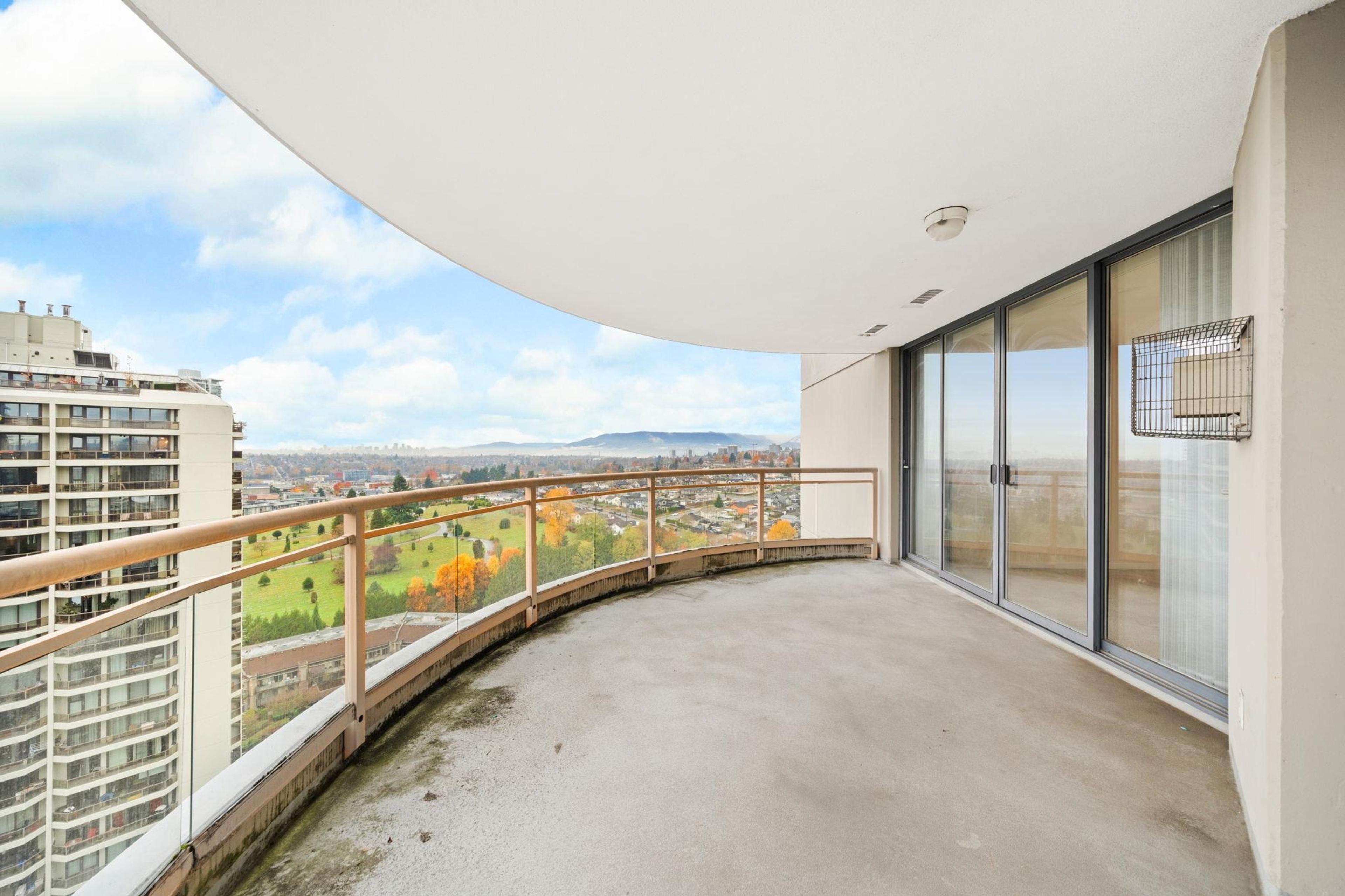 #2105 4425 HALIFAX STREET - 27