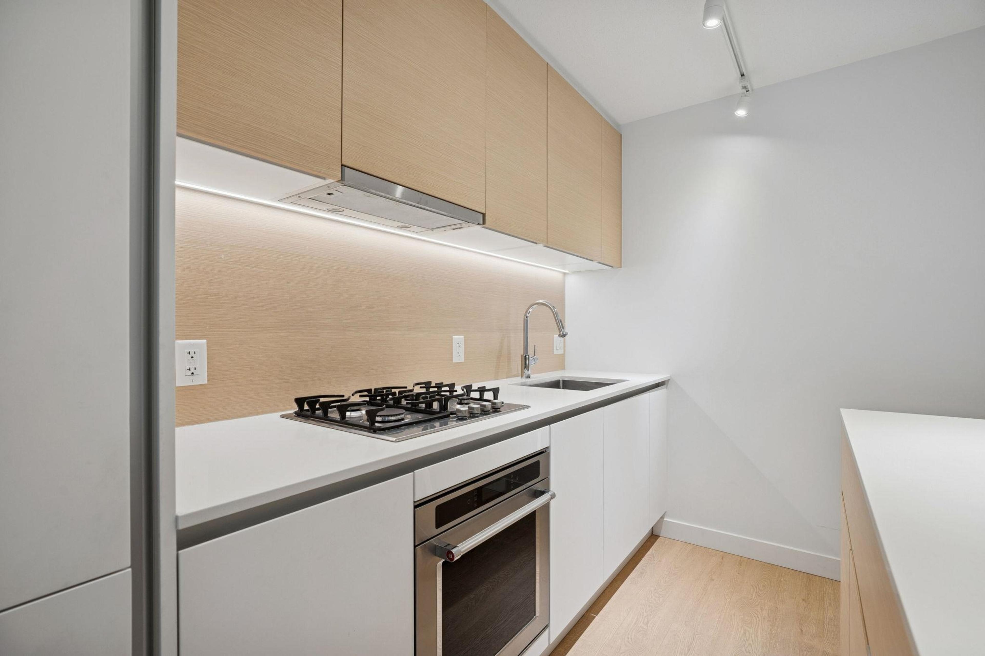 #2607 908 QUAYSIDE DRIVE - 12