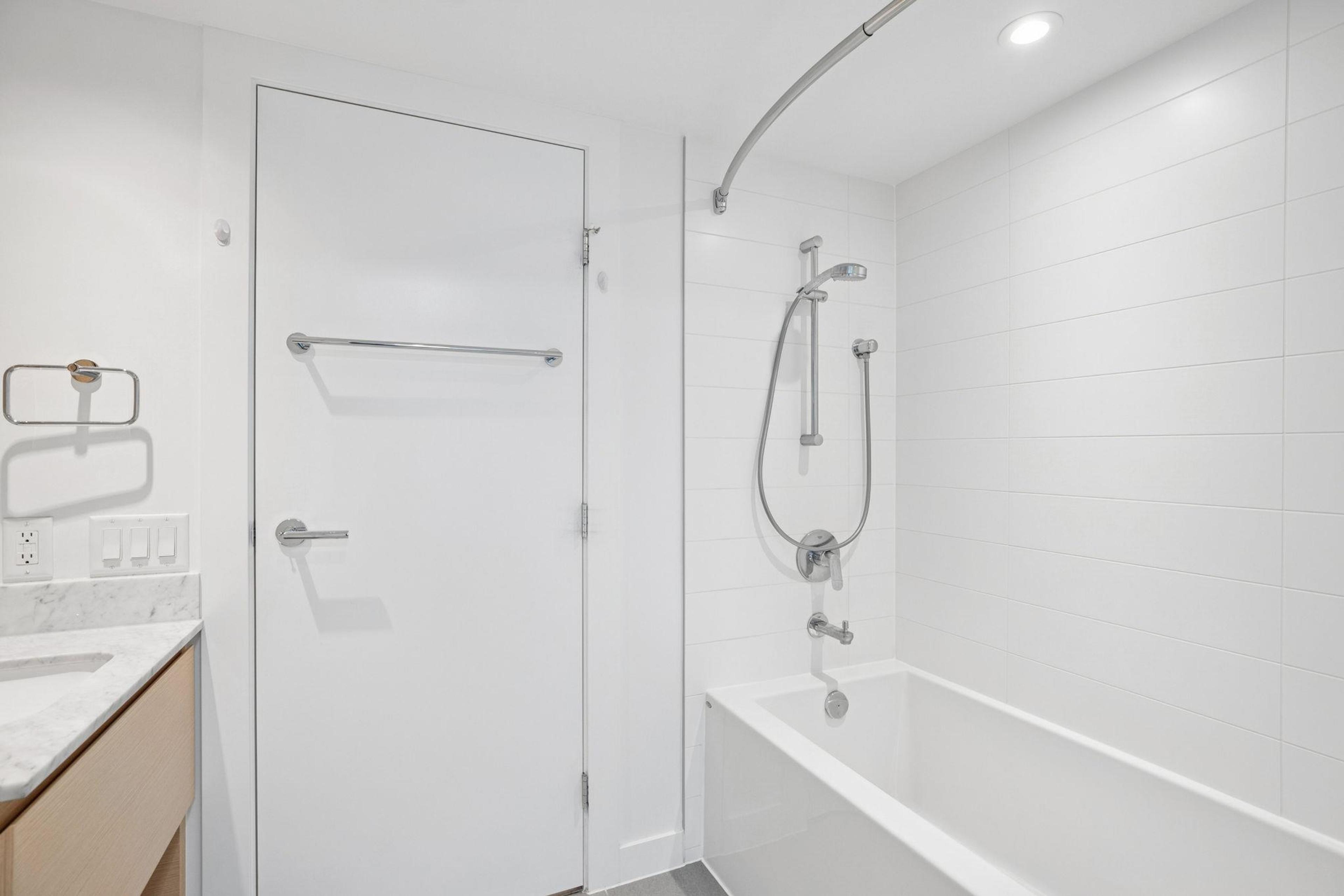 #2607 908 QUAYSIDE DRIVE - 19