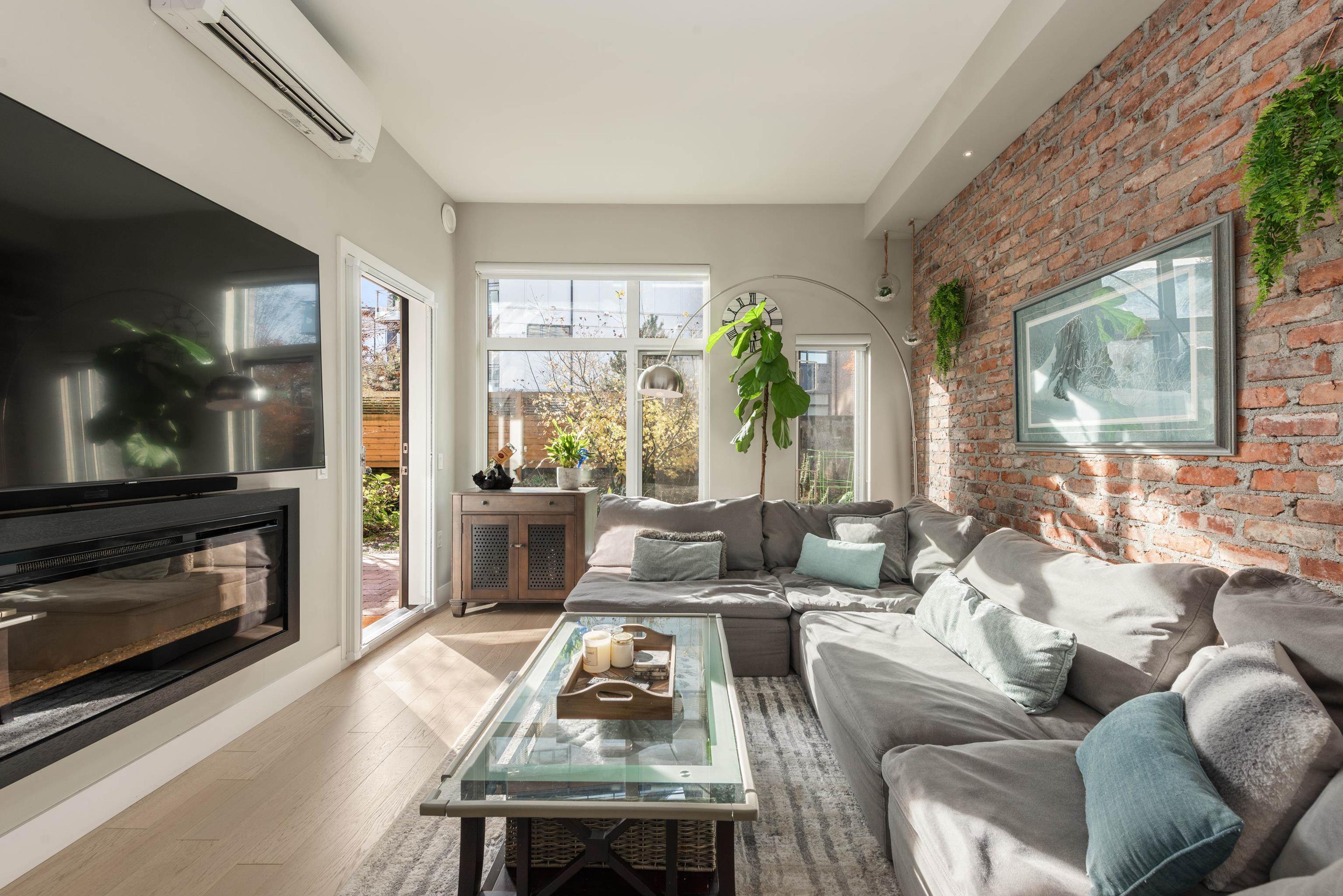 #116 262 SALTER STREET - Main Image