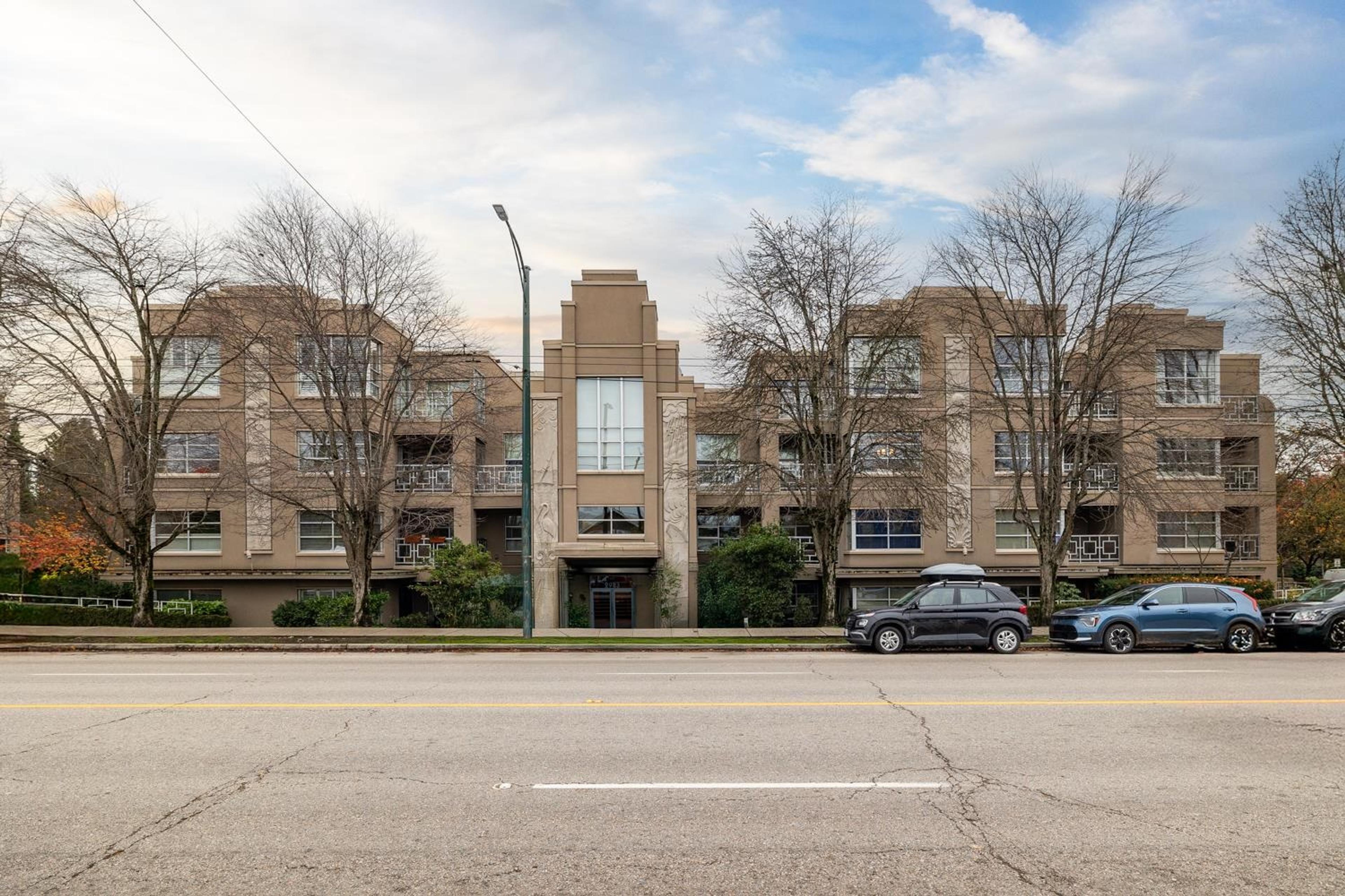 3023 W 4th Avenue, Vancouver - Exteriors - Full Complex View - Photo 1