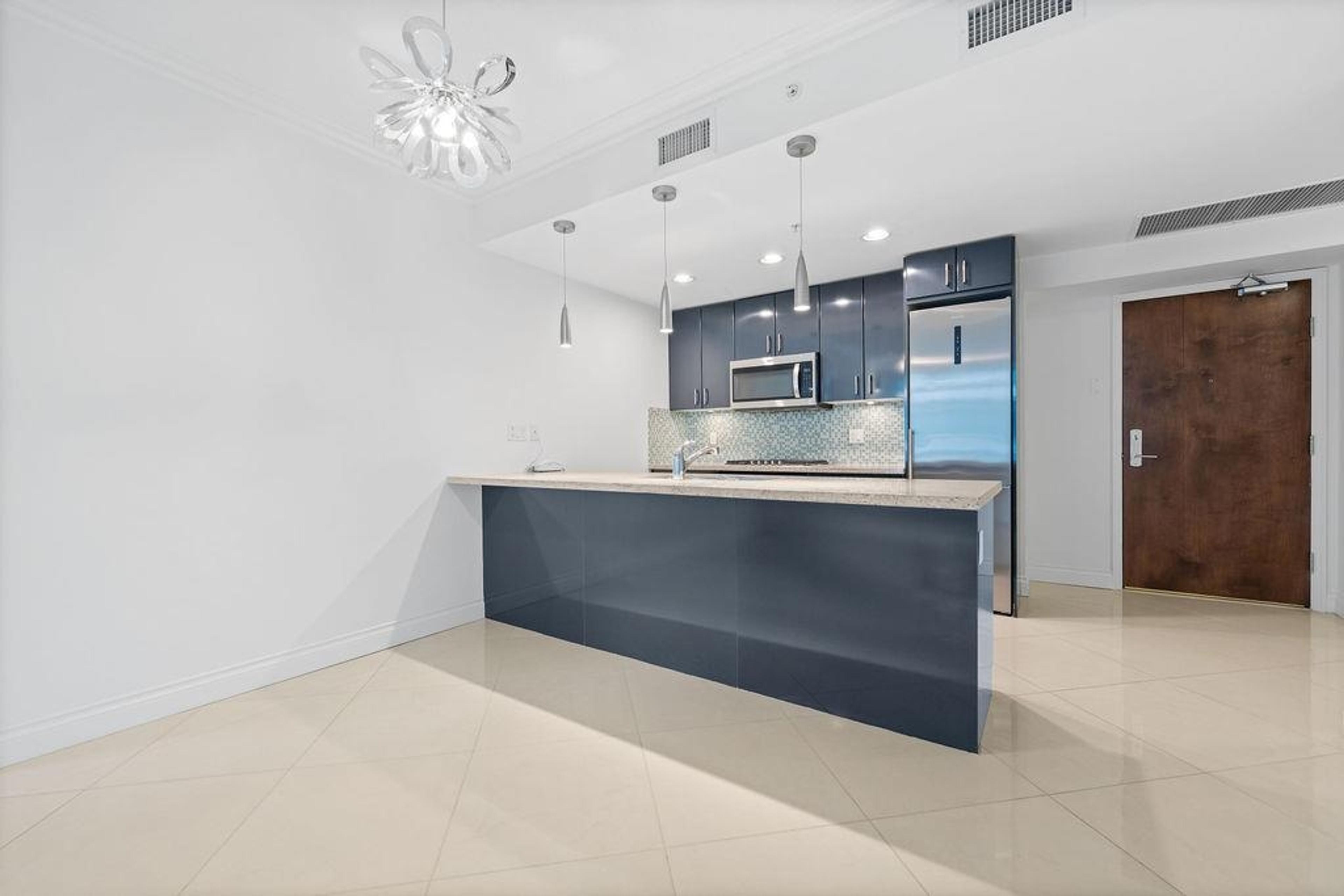 #403 162 VICTORY SHIP WAY - 13