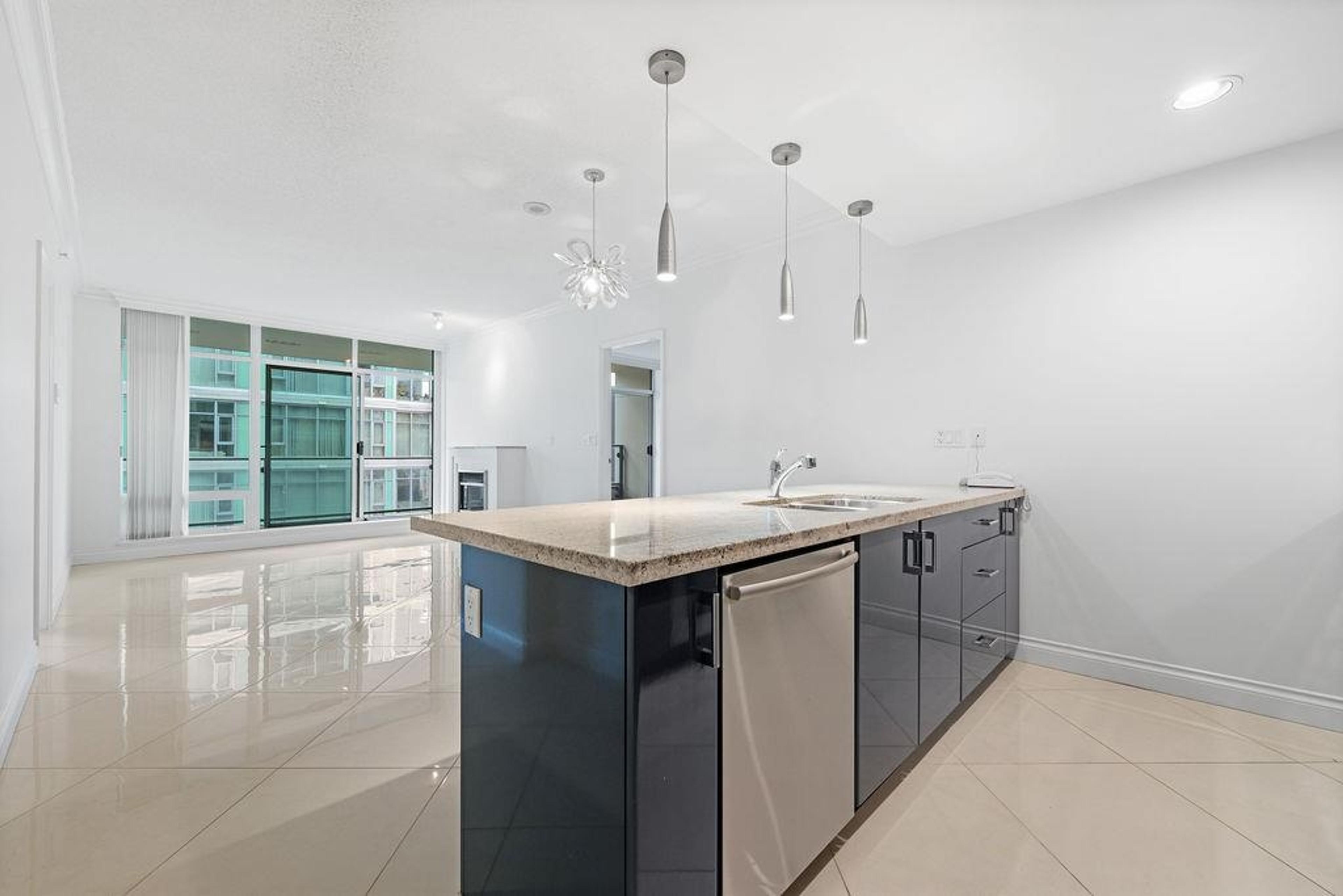 #403 162 VICTORY SHIP WAY - 12