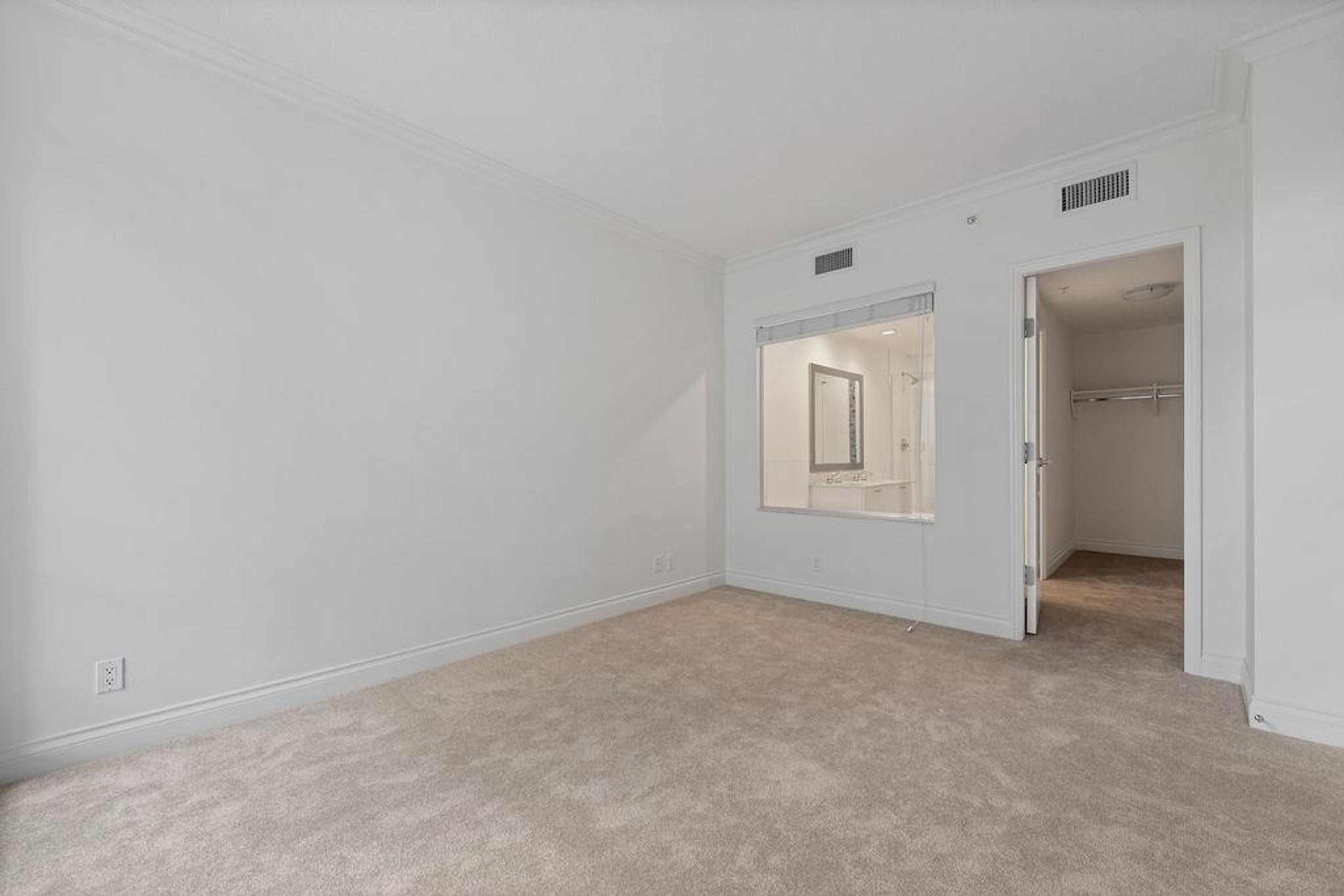 #403 162 VICTORY SHIP WAY - 26