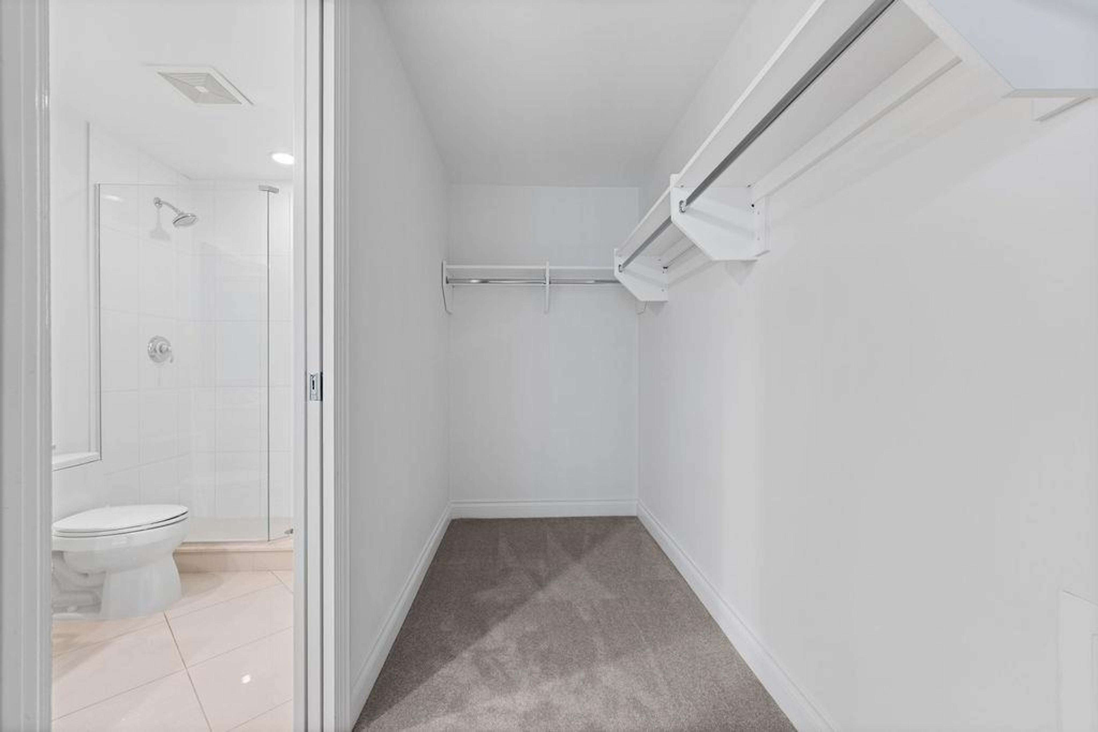 #403 162 VICTORY SHIP WAY - 24