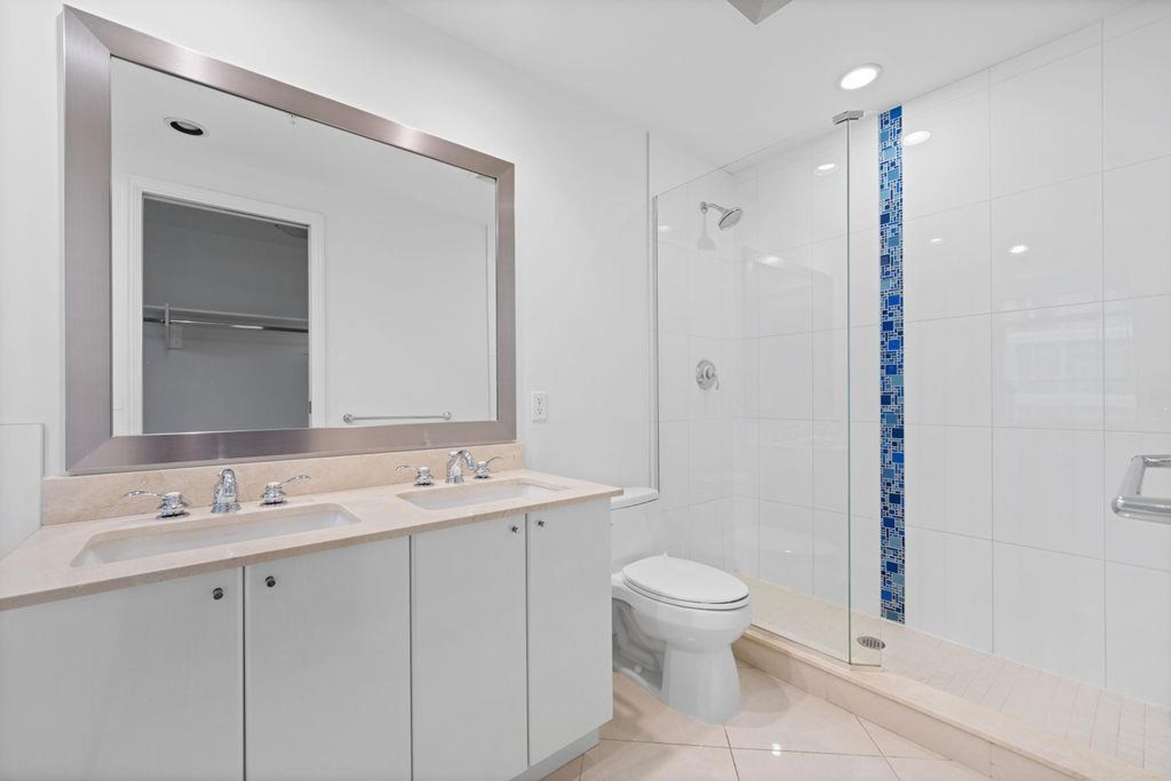 #403 162 VICTORY SHIP WAY - 30