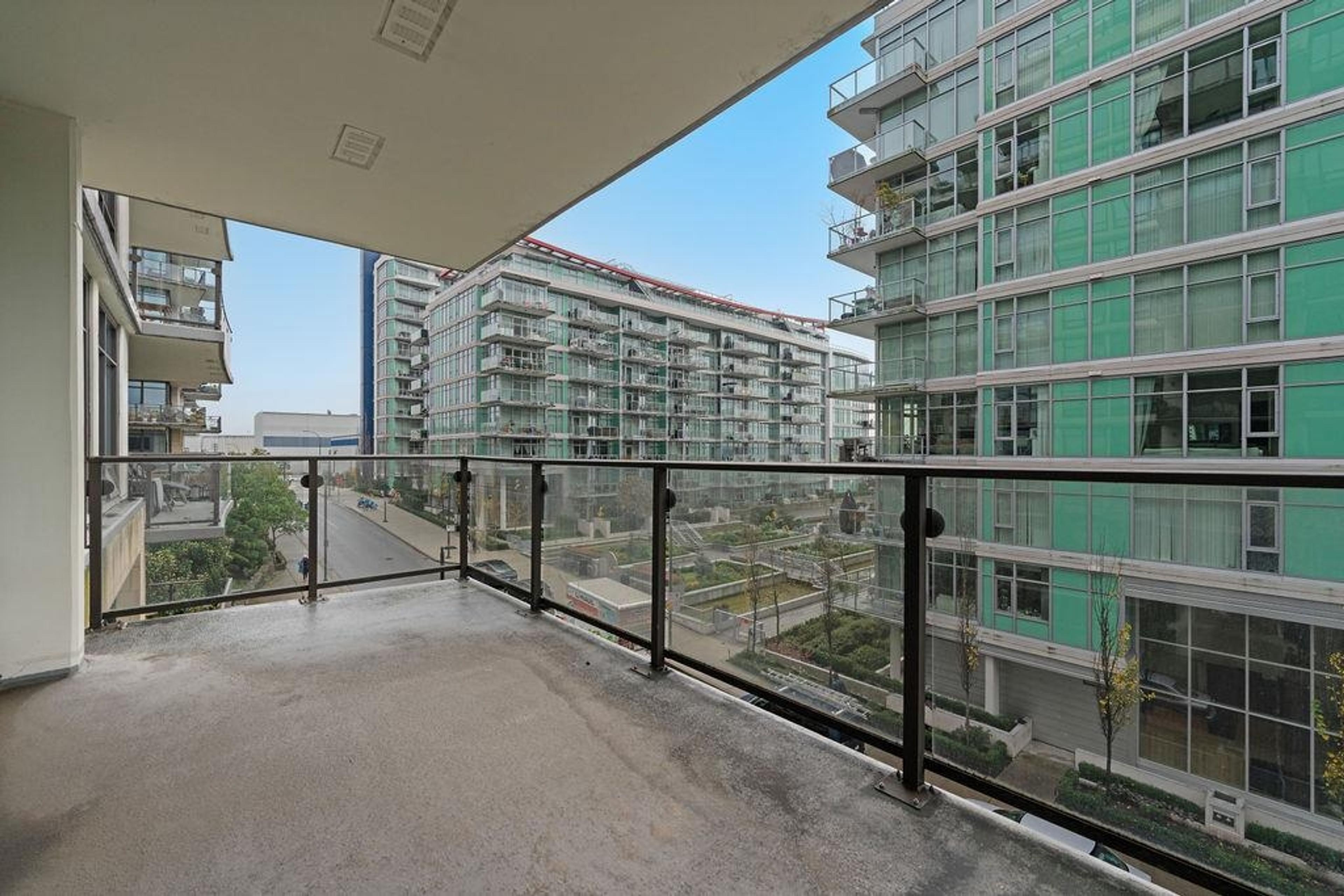 #403 162 VICTORY SHIP WAY - 38