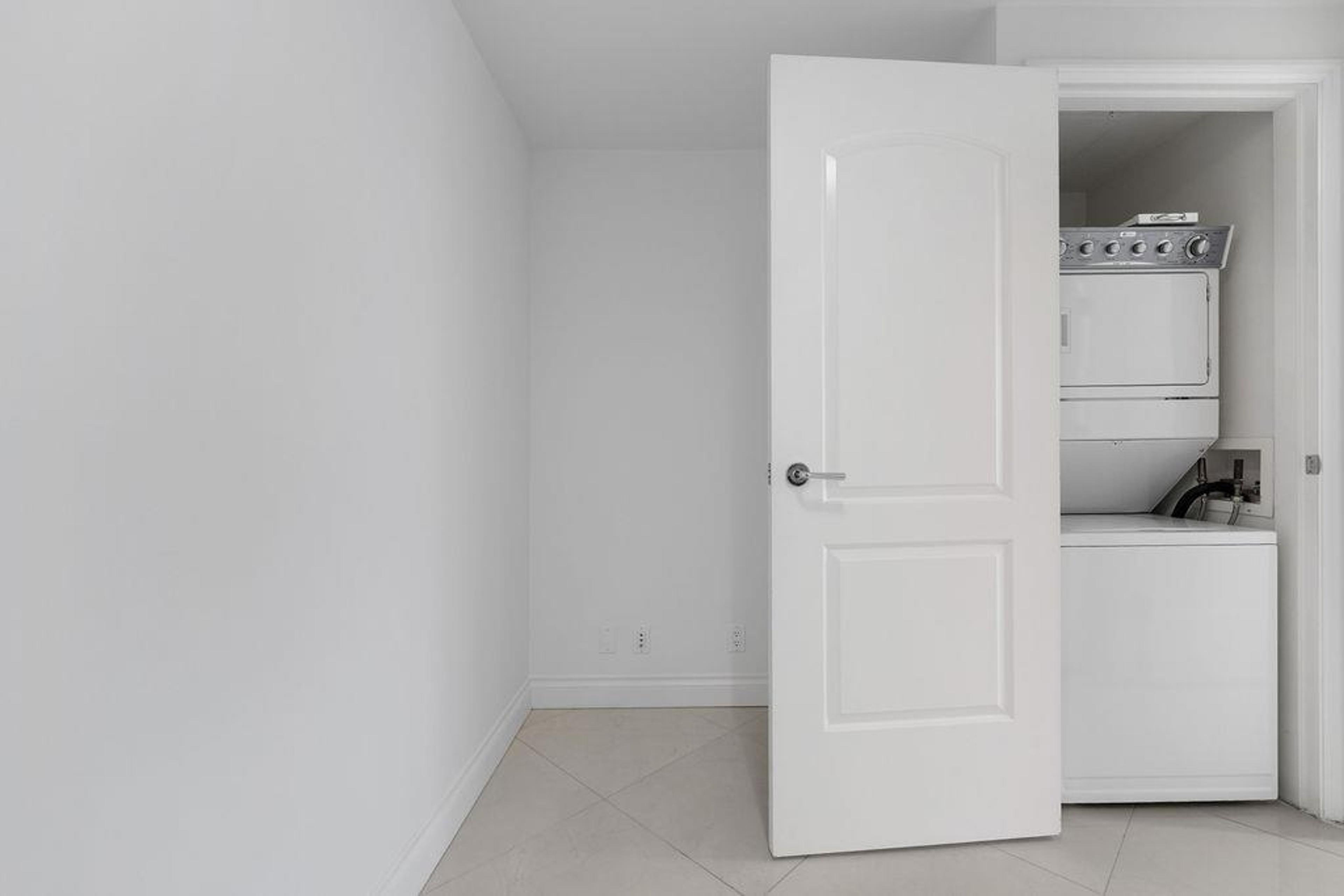 #403 162 VICTORY SHIP WAY - 37