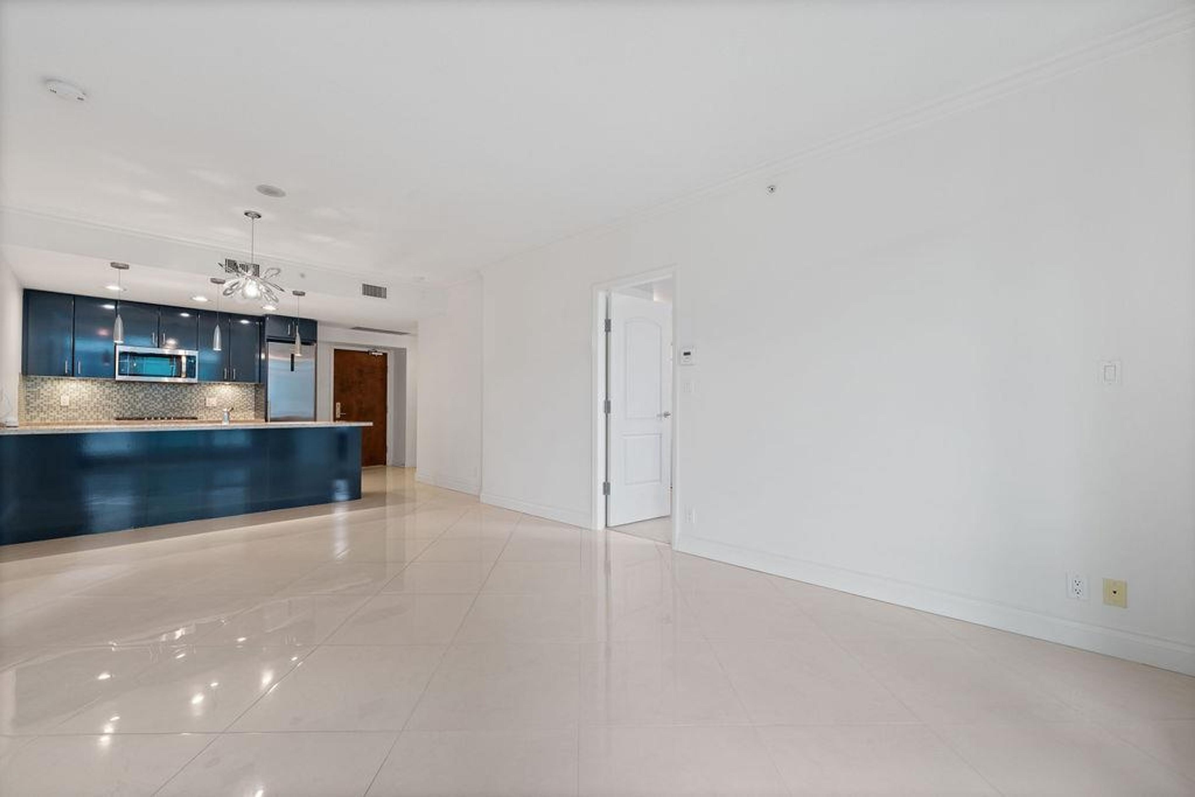 #403 162 VICTORY SHIP WAY - 11