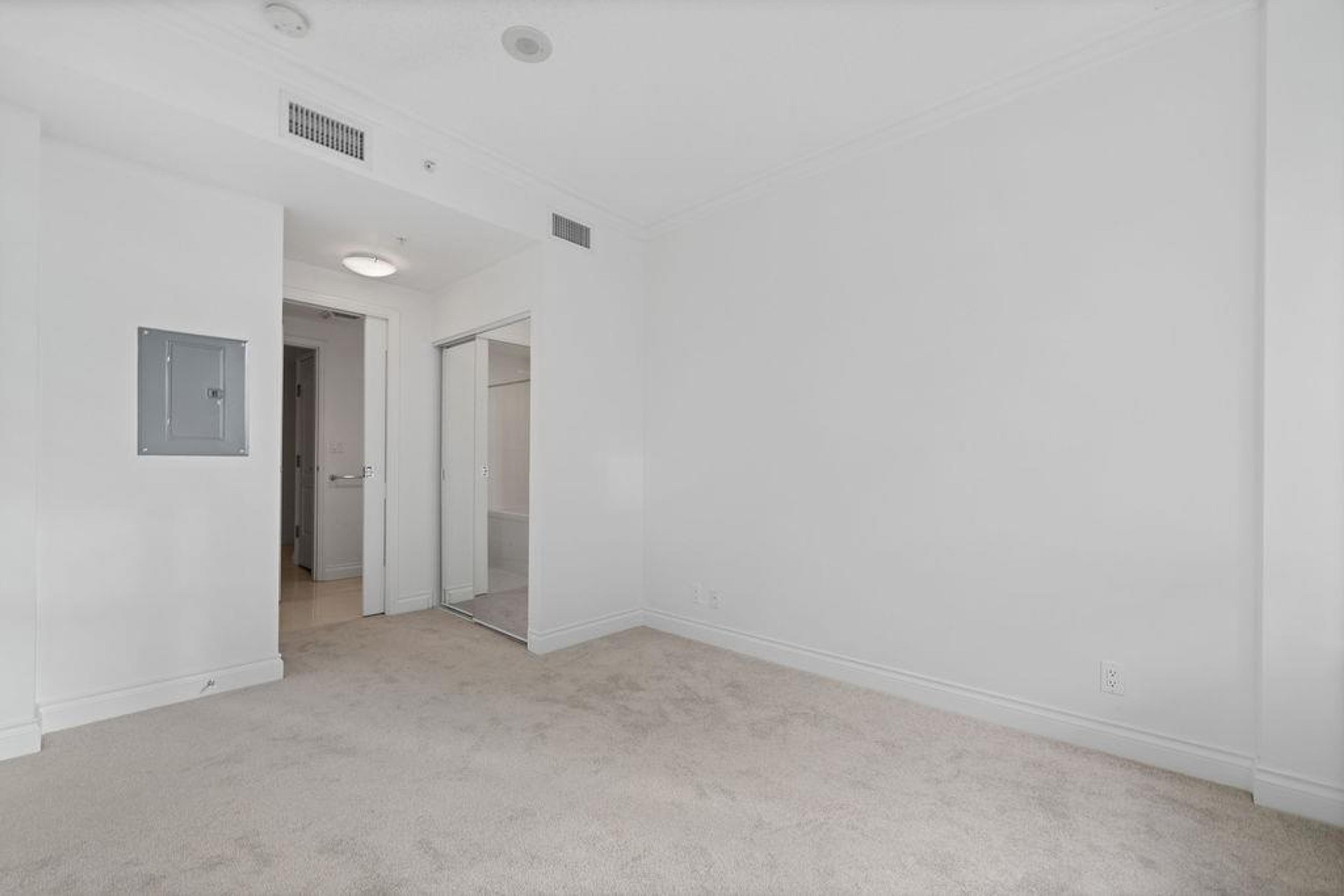 #403 162 VICTORY SHIP WAY - 35