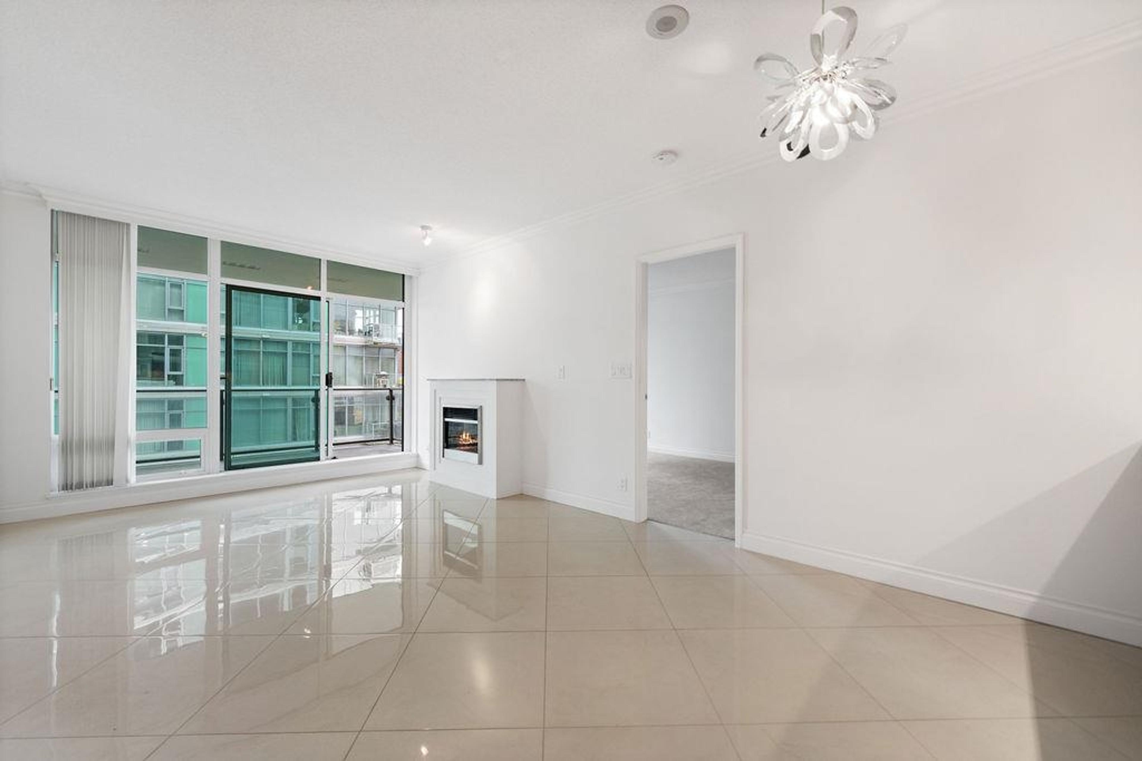 #403 162 VICTORY SHIP WAY - 4