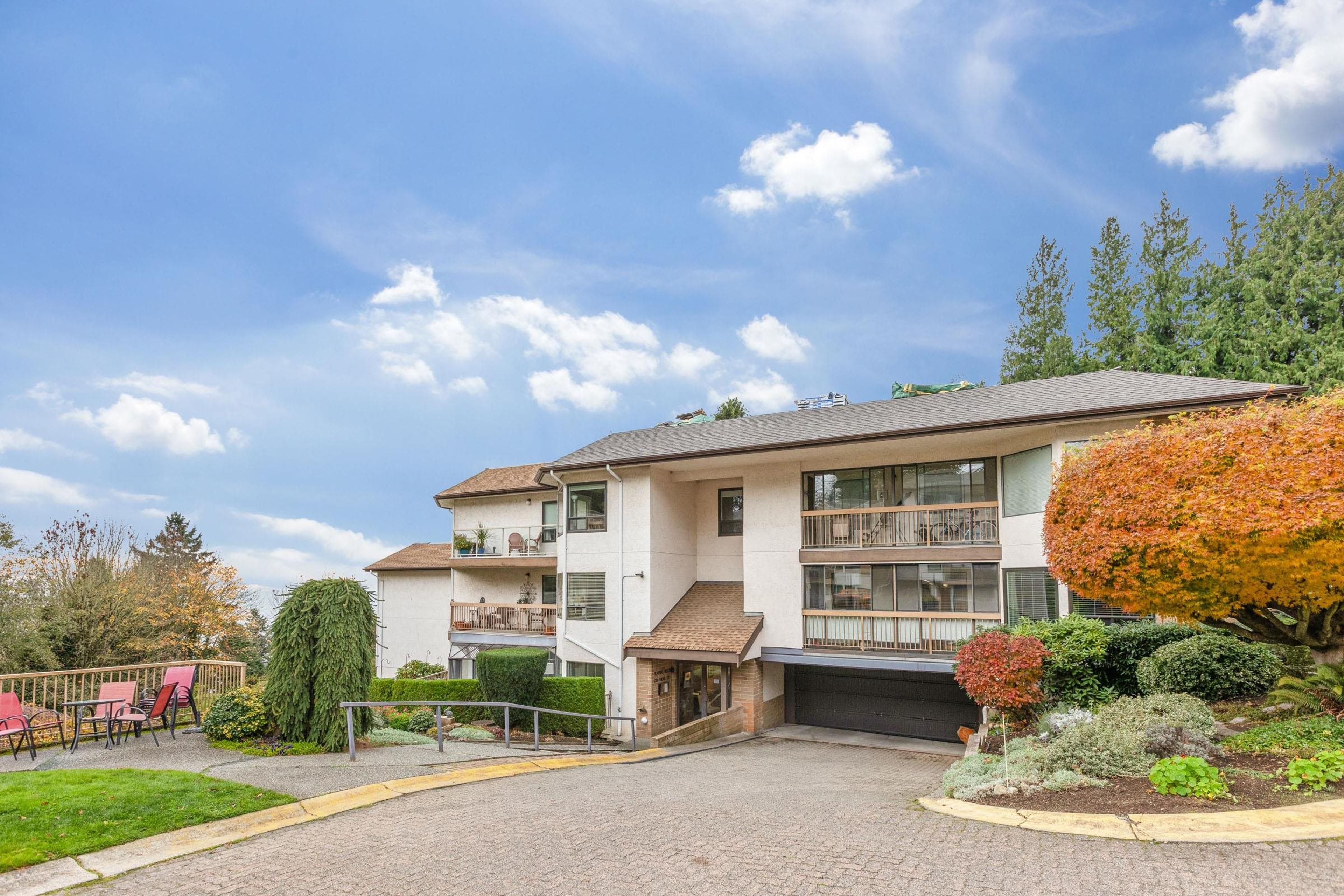 1353 Vidal Street, White Rock - Exteriors - Photo 1