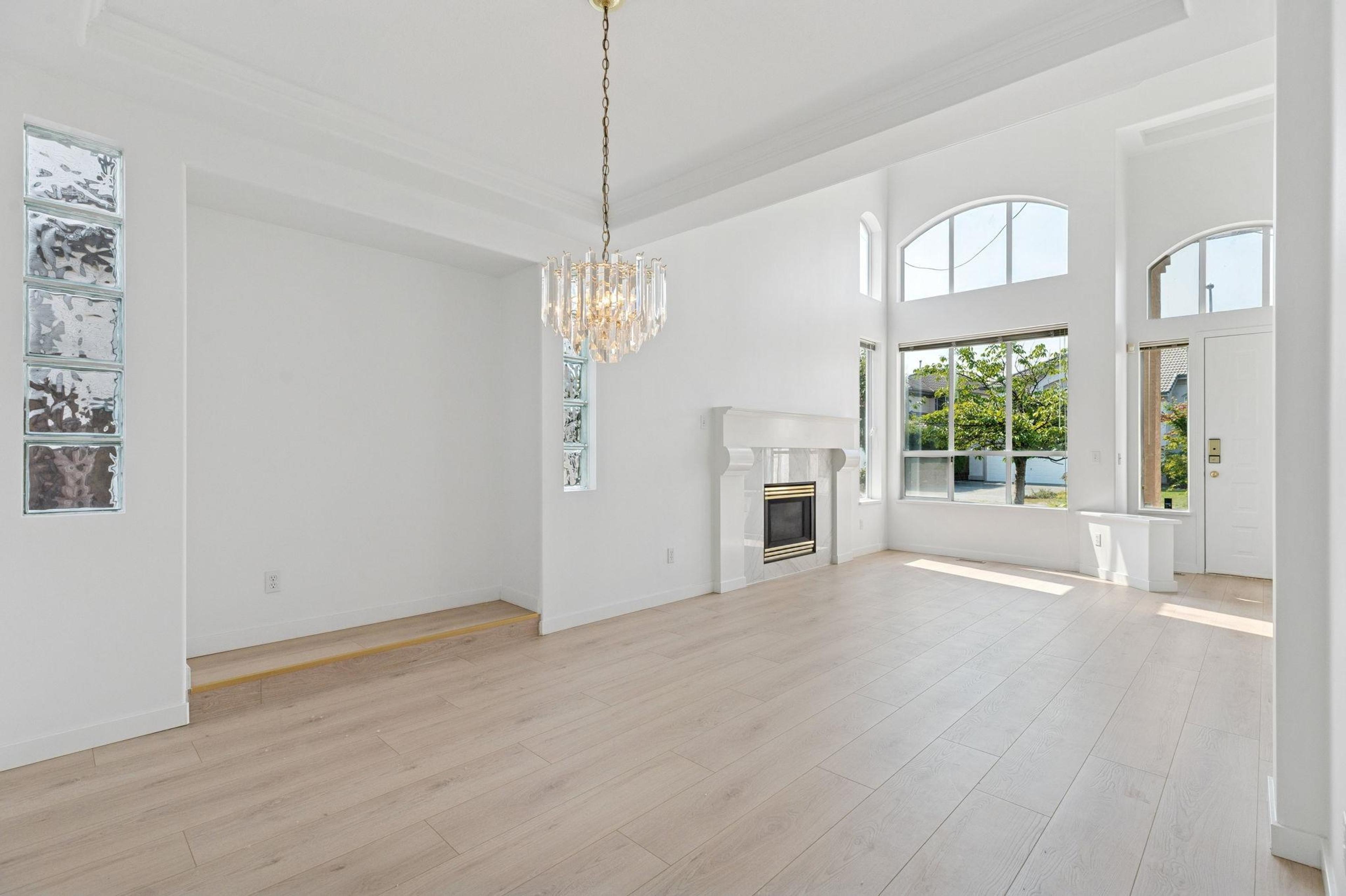 1239 THAMES CLOSE - 6