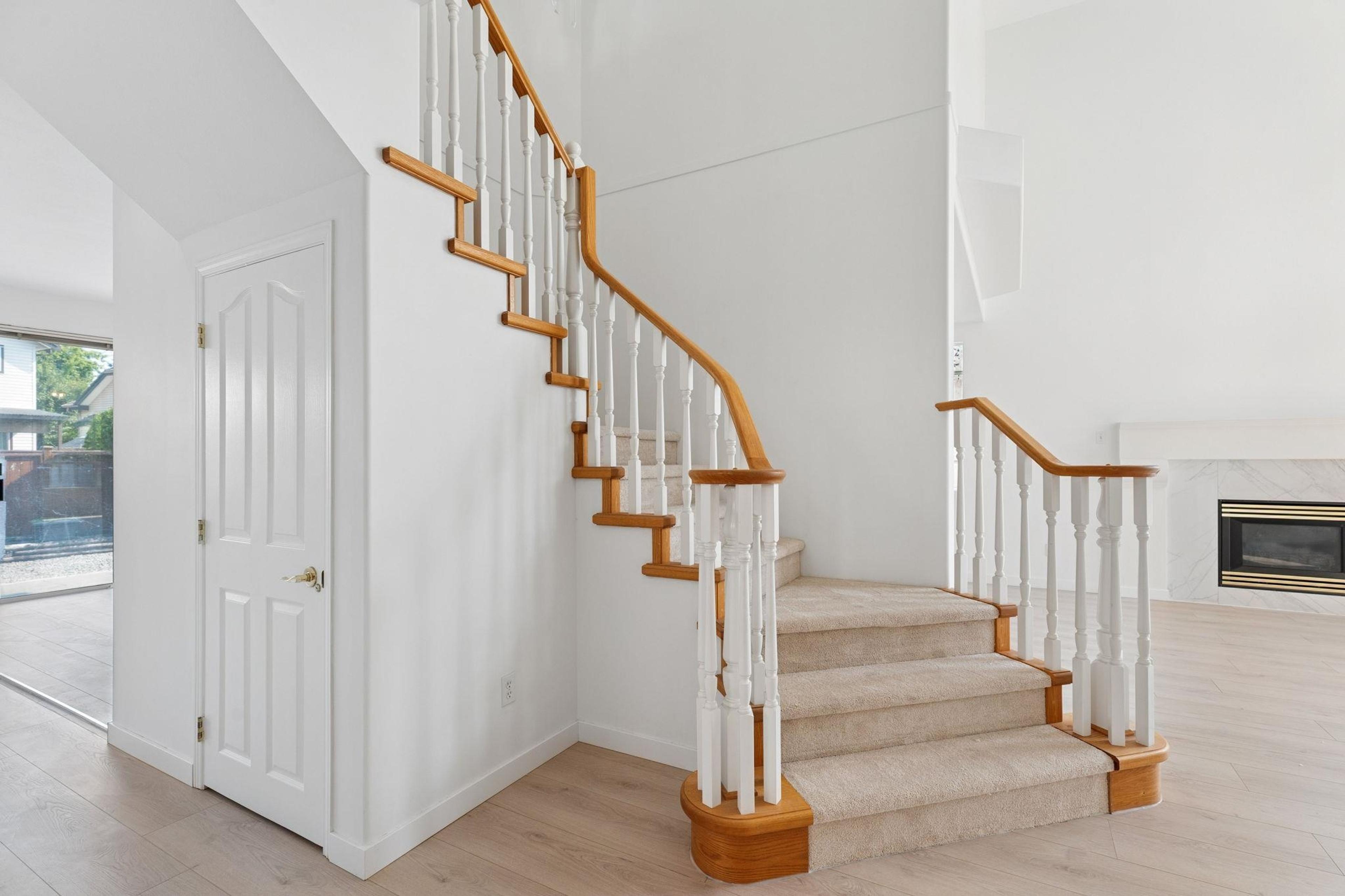 1239 THAMES CLOSE - 17