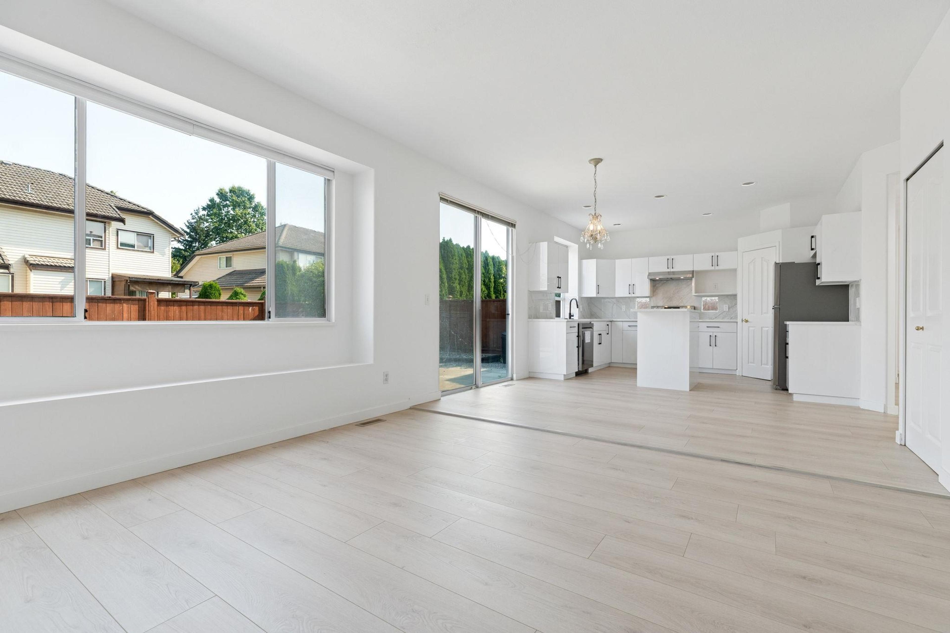 1239 THAMES CLOSE - 12