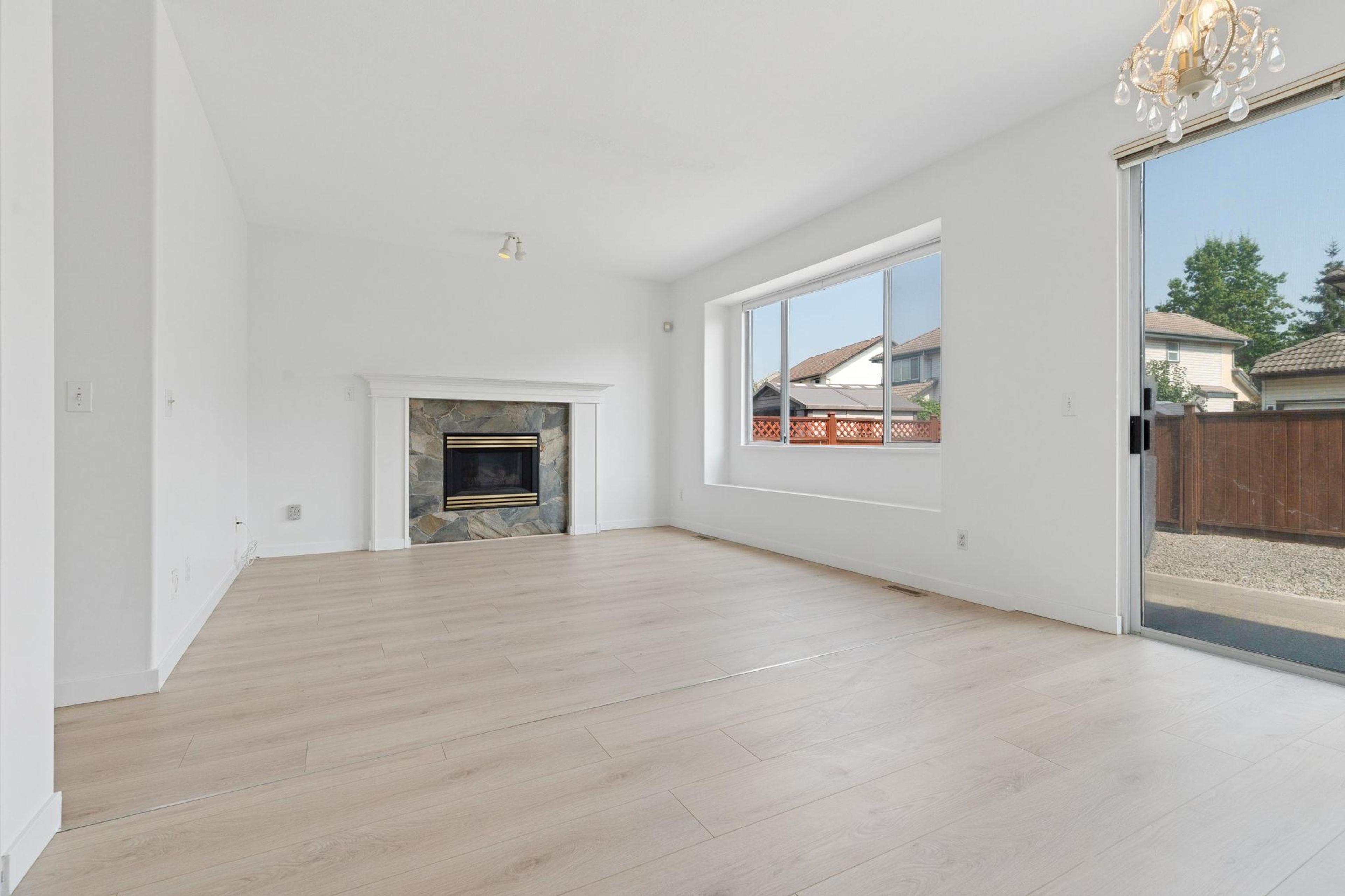 1239 THAMES CLOSE - 10