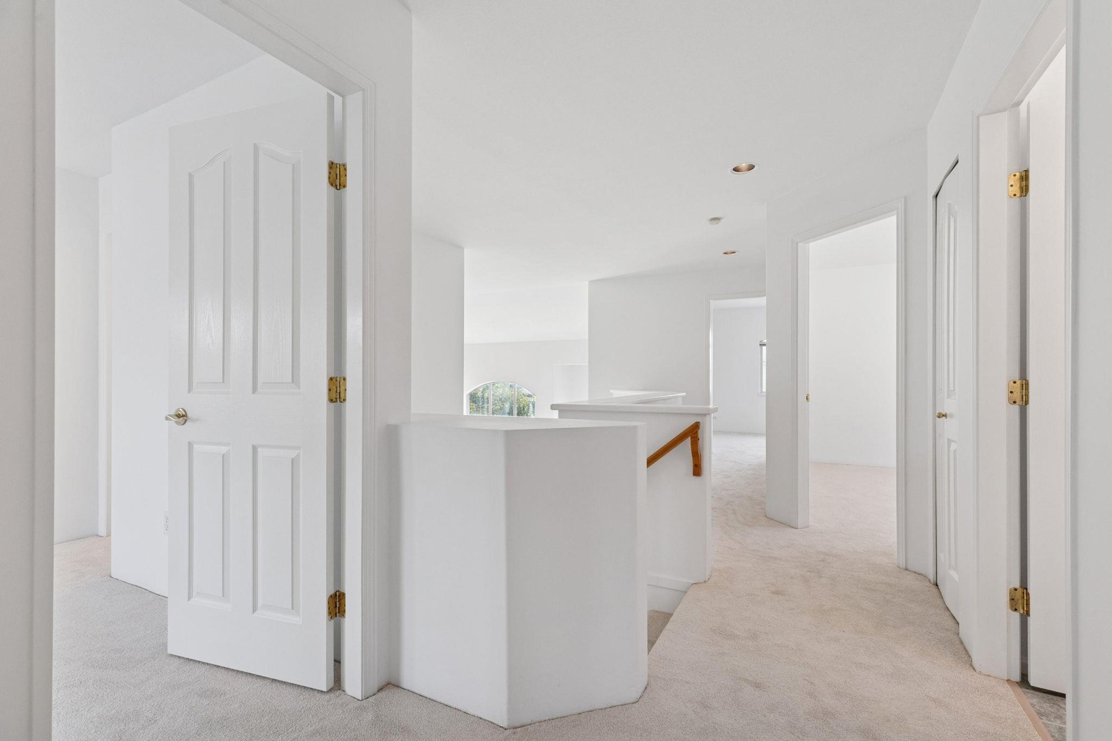 1239 THAMES CLOSE - 19