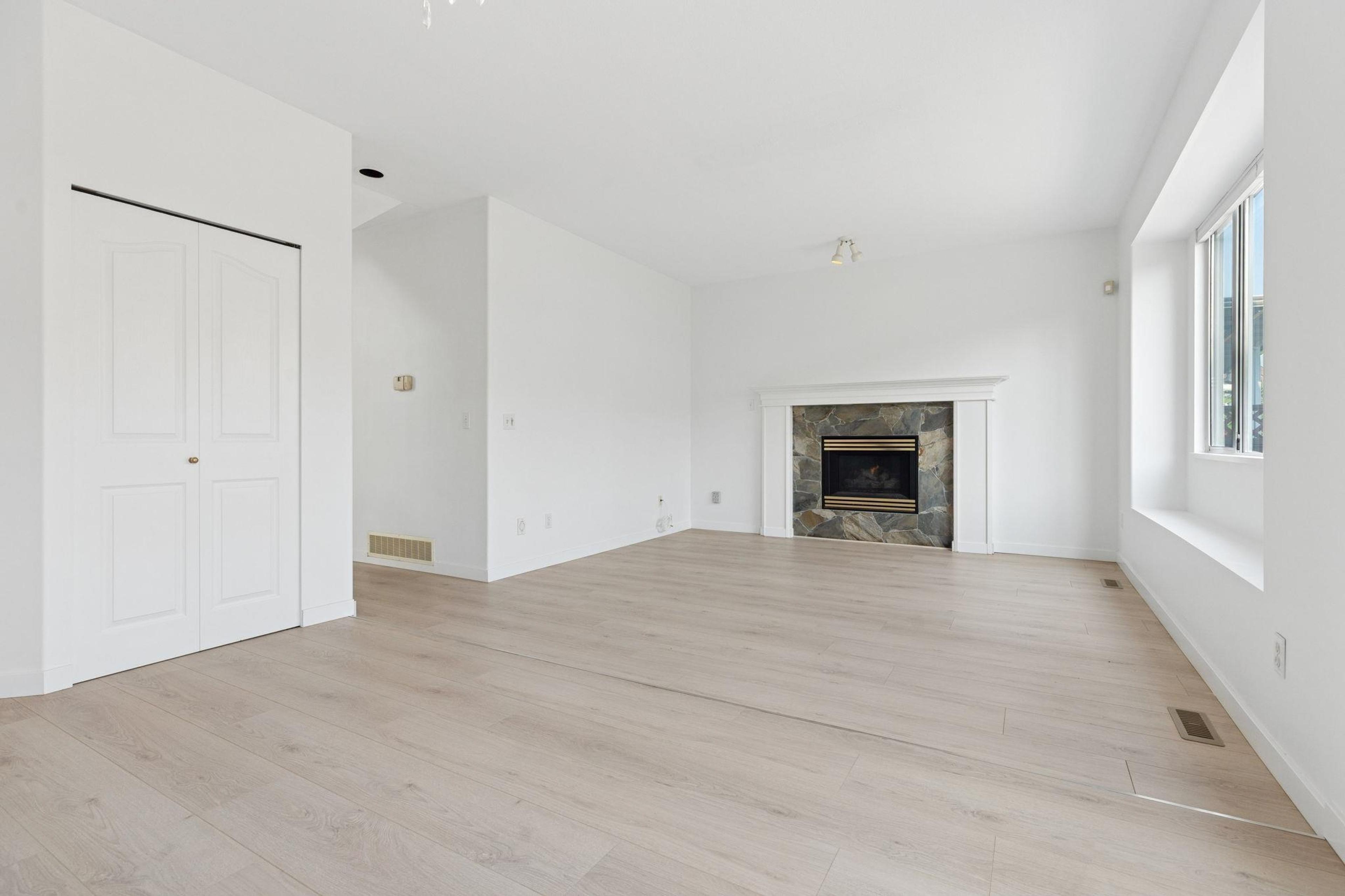 1239 THAMES CLOSE - 8