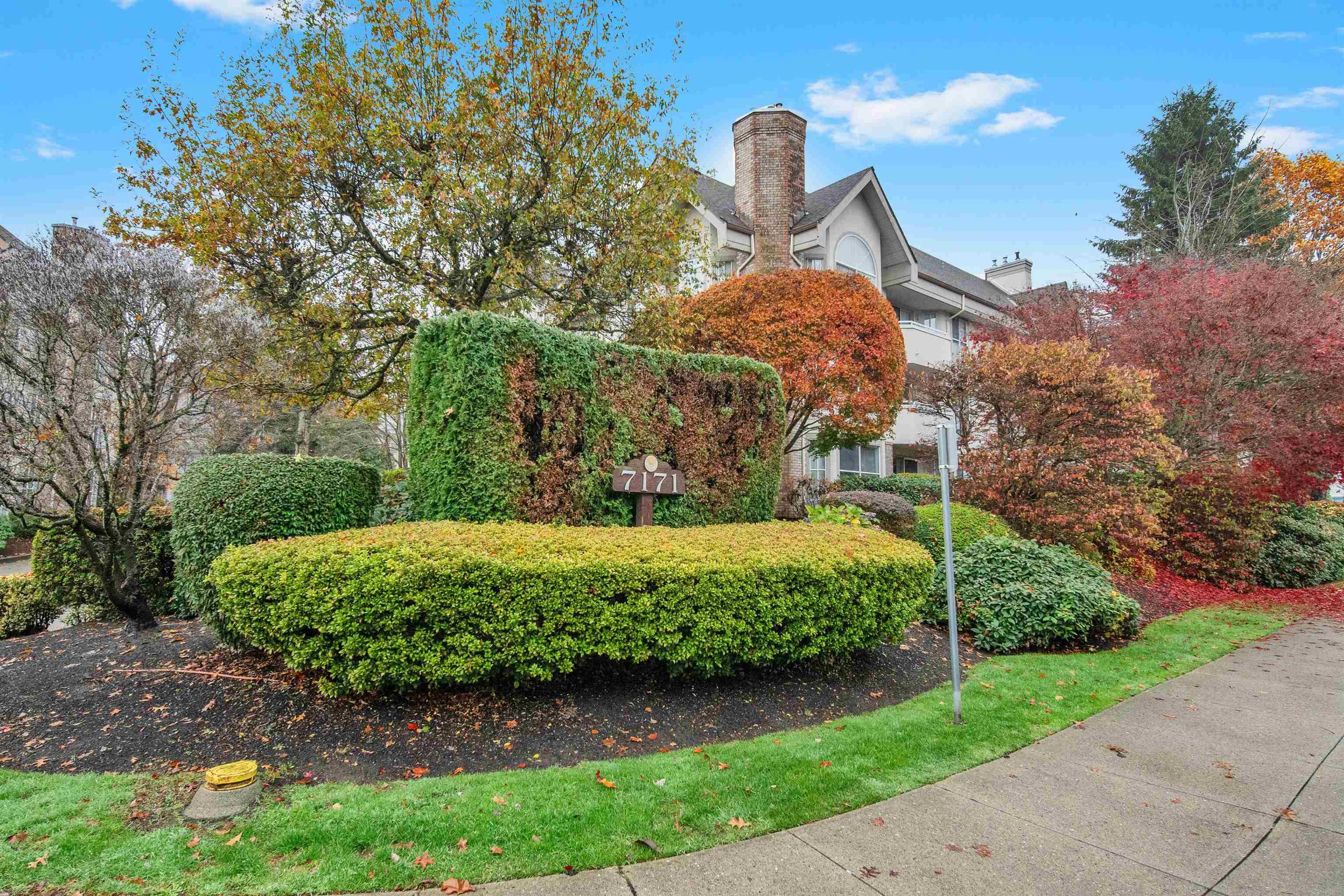 7151 121 Street, Surrey - Exteriors - Photo 2