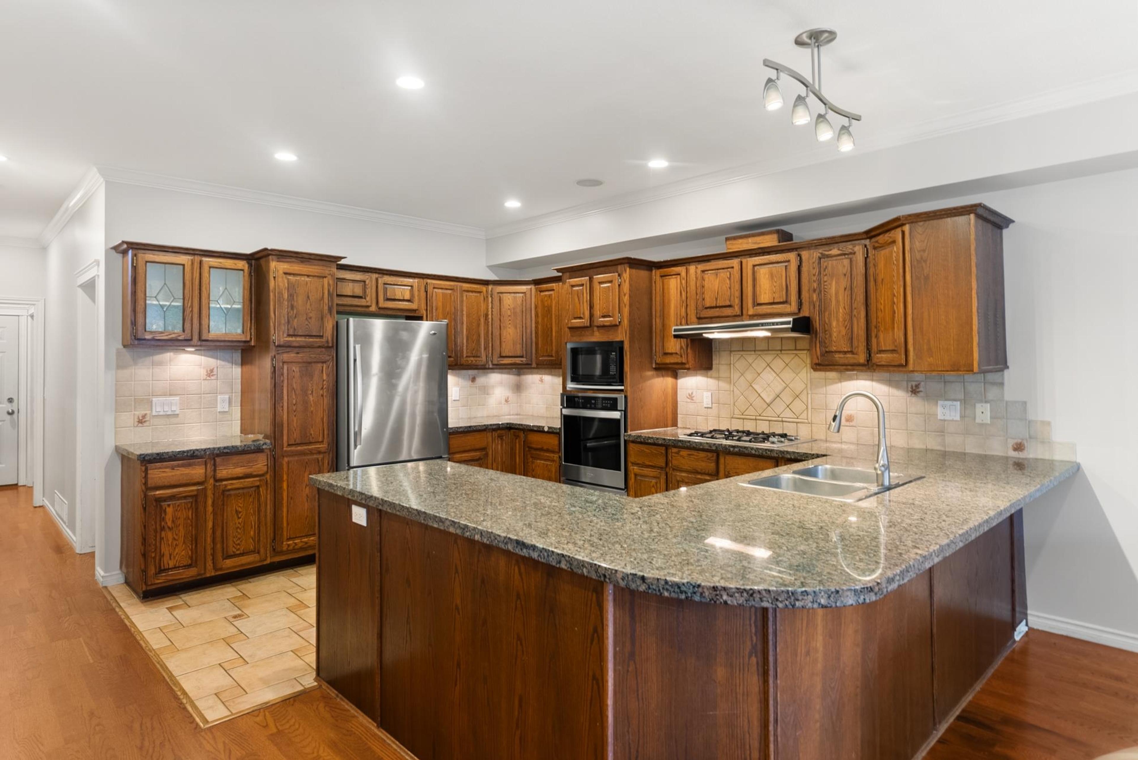 3880 GARRY STREET - 10