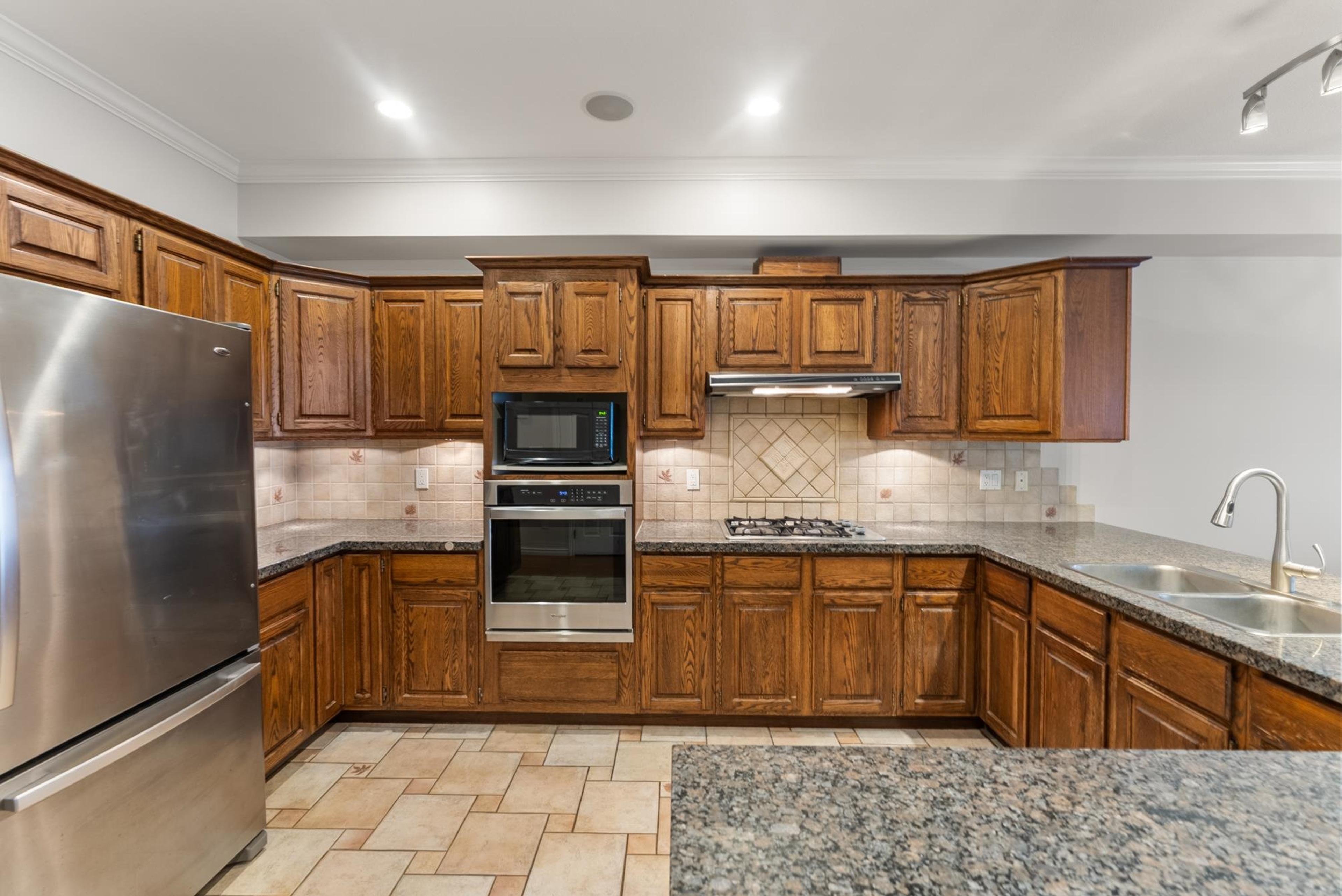 3880 GARRY STREET - 11