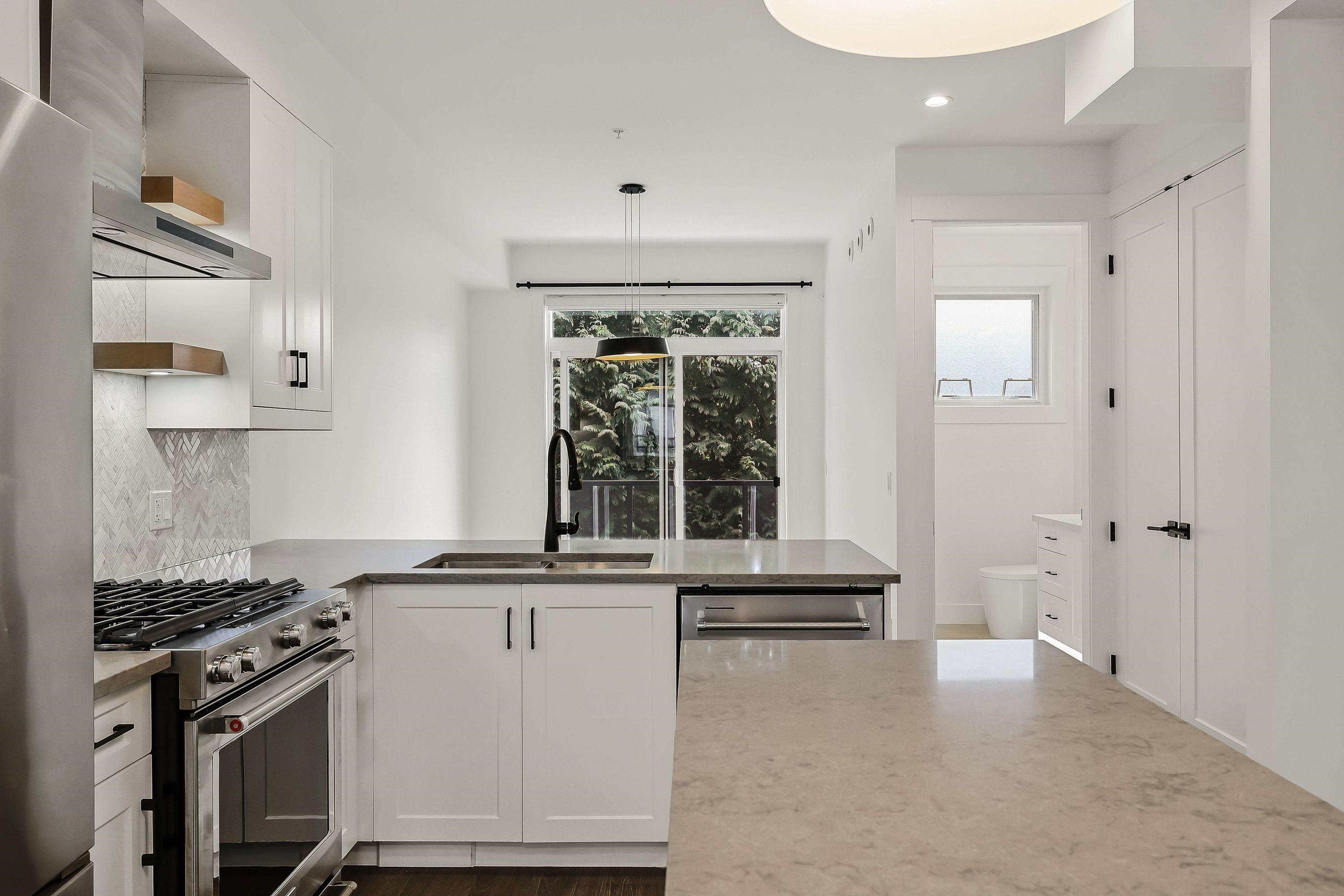 #17 22334 48 AVENUE - 5