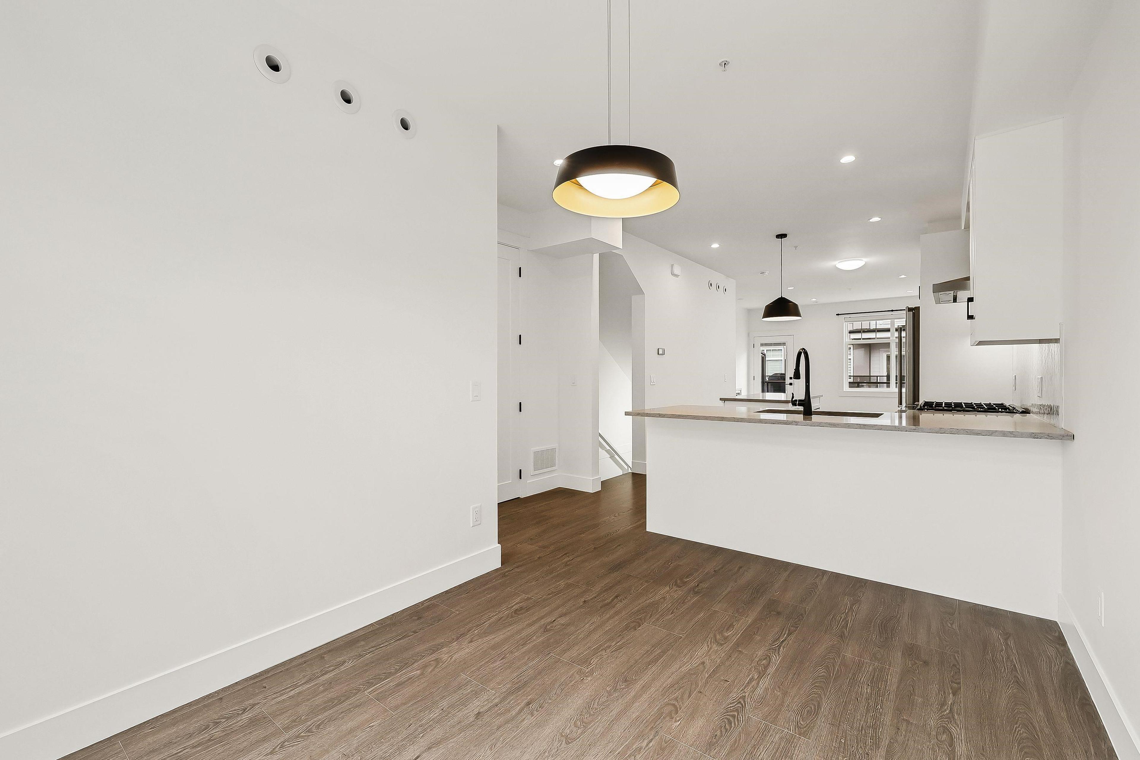 #17 22334 48 AVENUE - 8