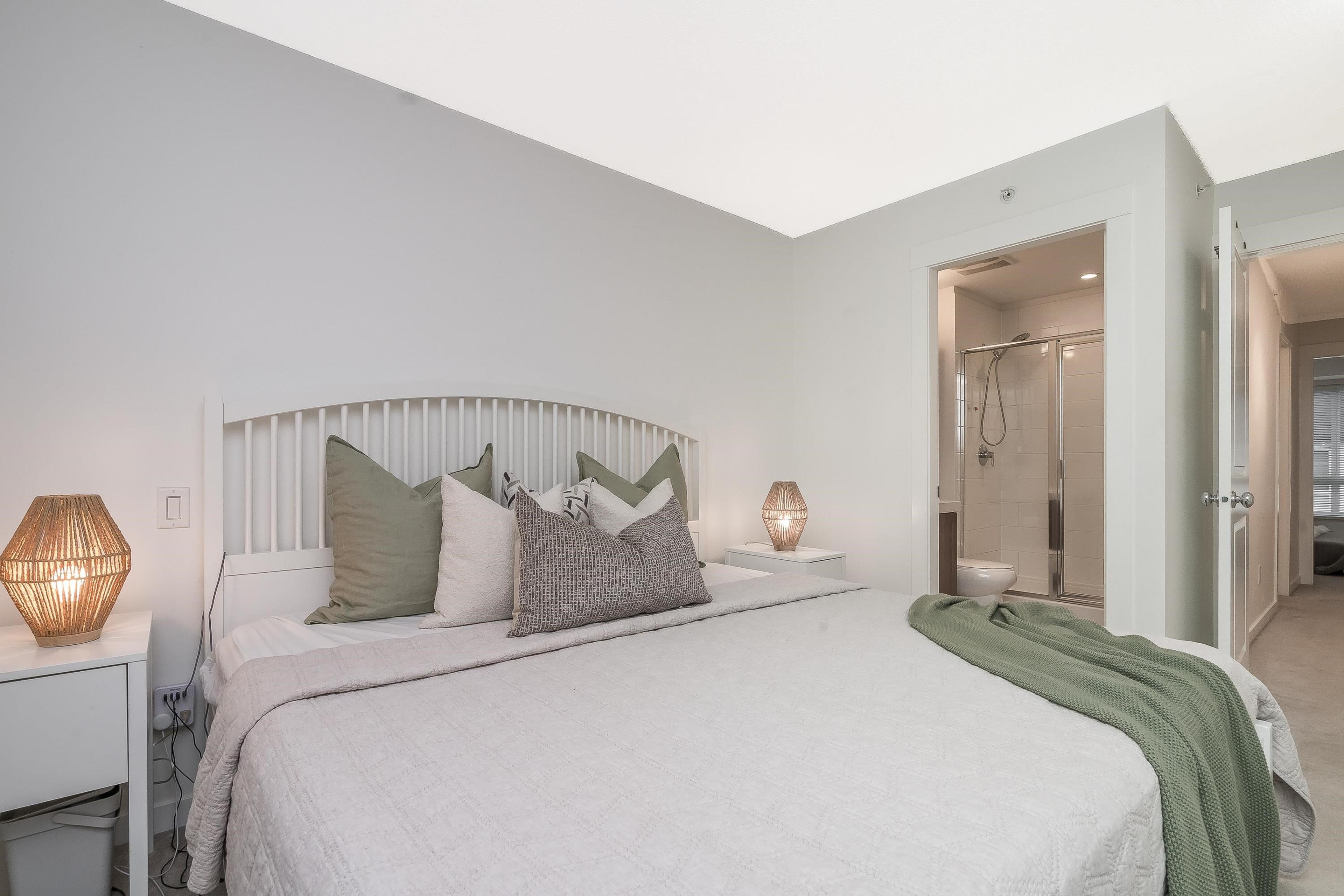 #60 8476 207A STREET - 23