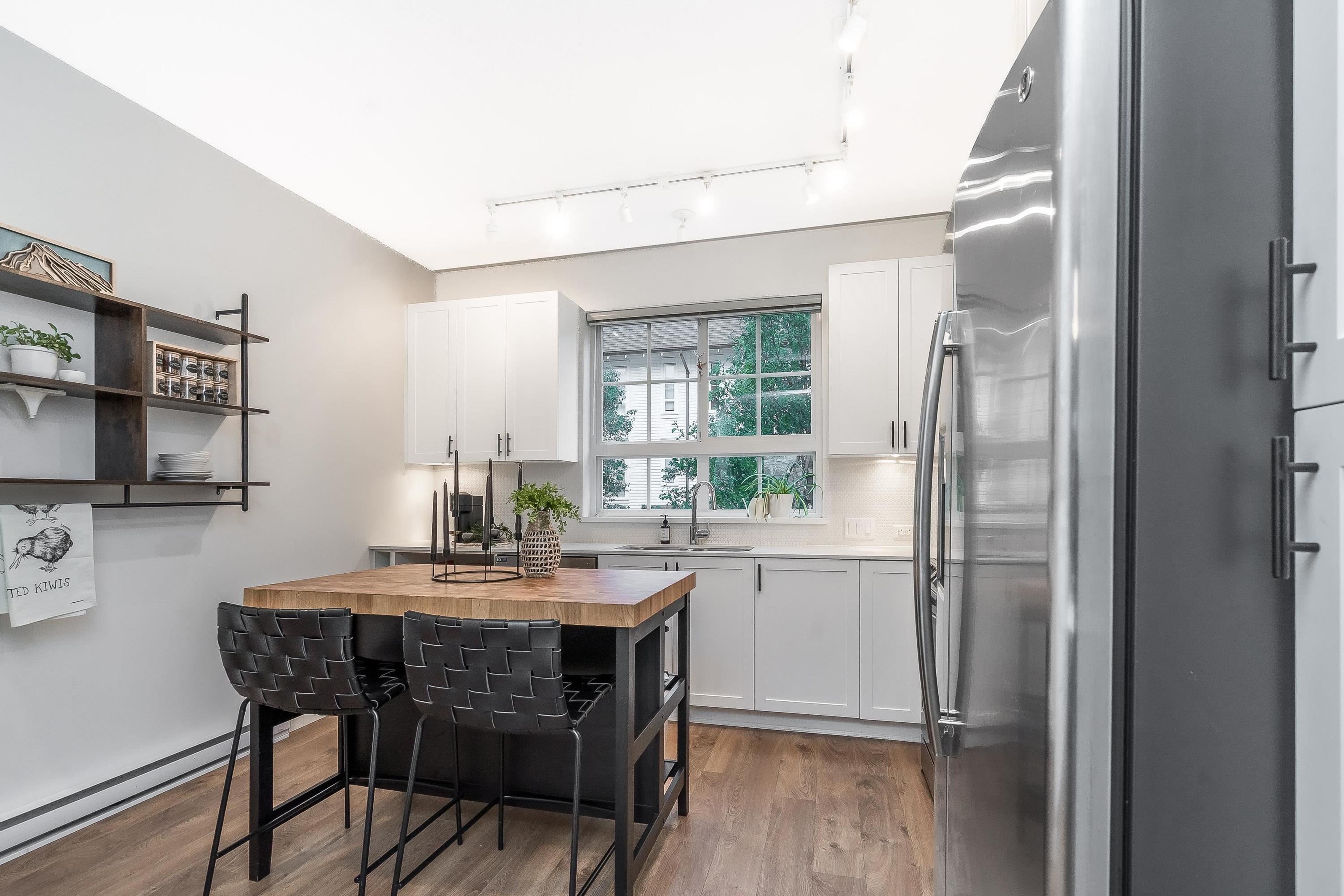 #60 8476 207A STREET - 14