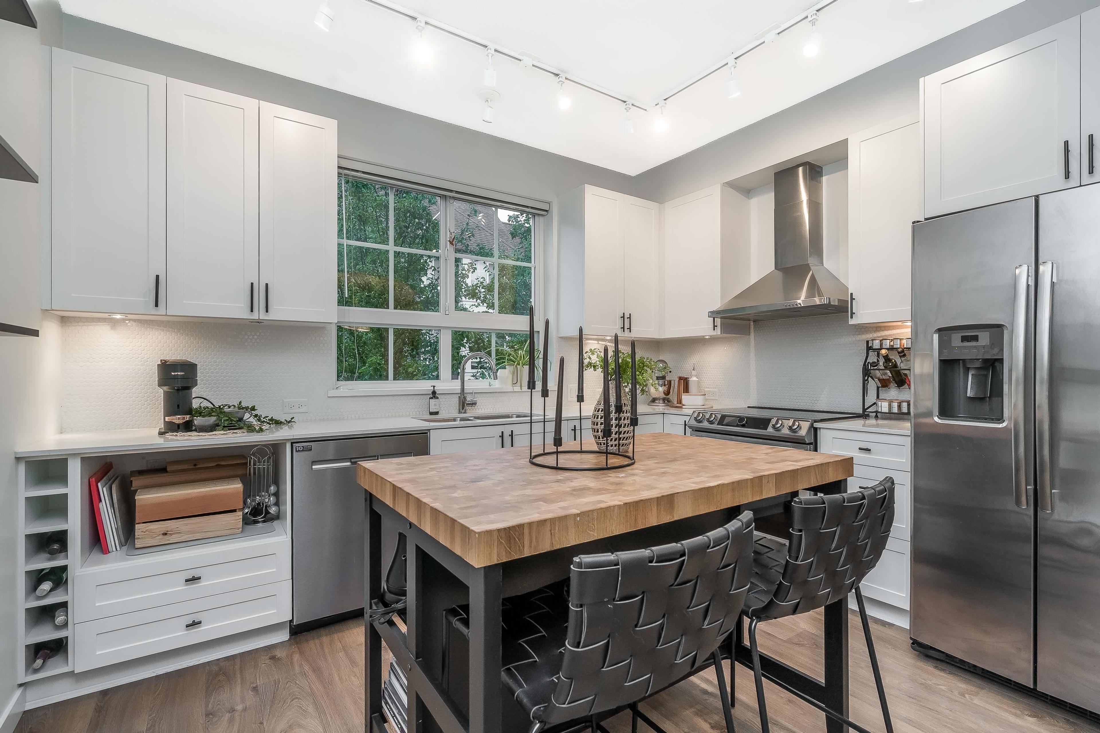 #60 8476 207A STREET - 15