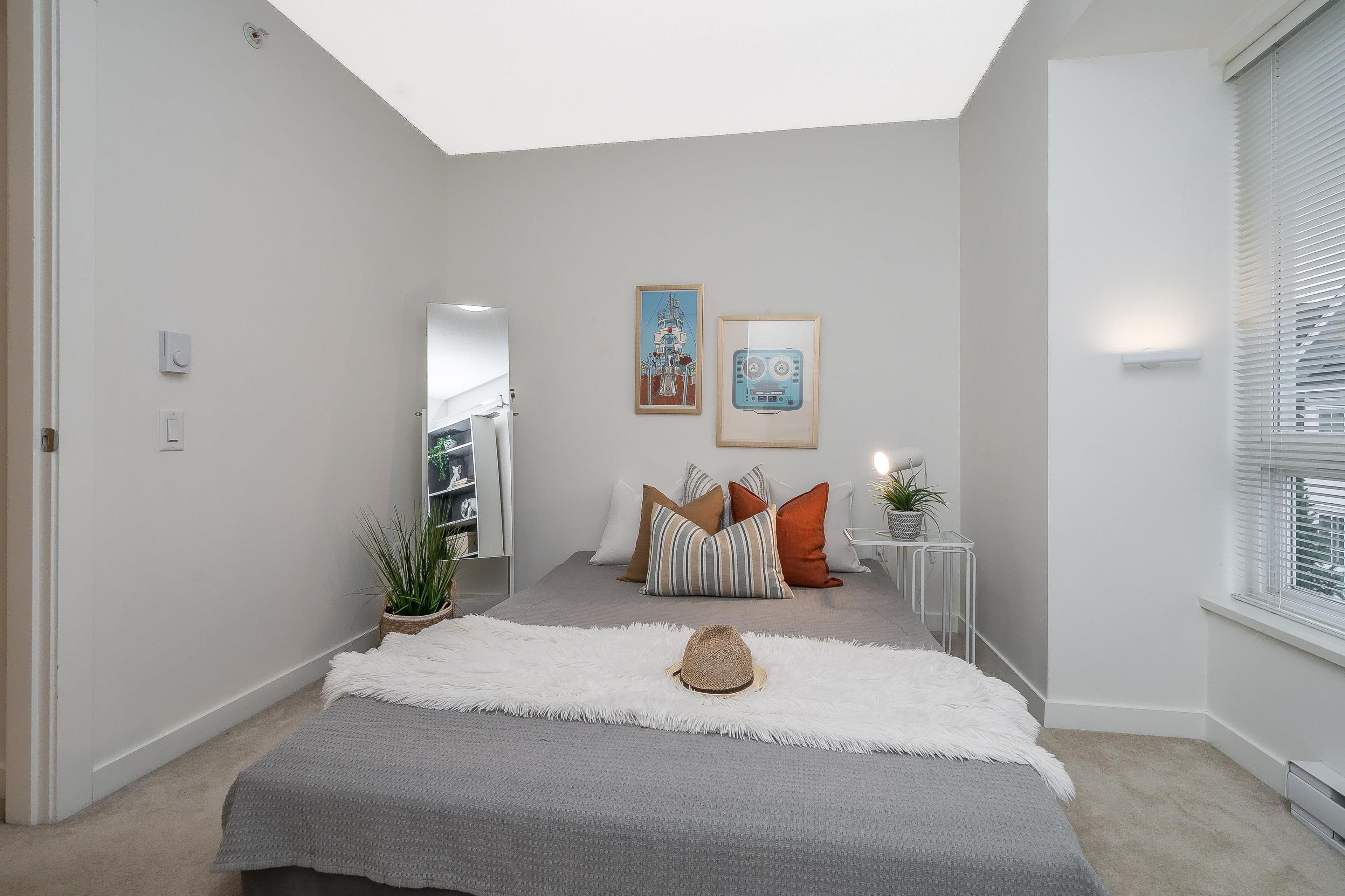 #60 8476 207A STREET - 19