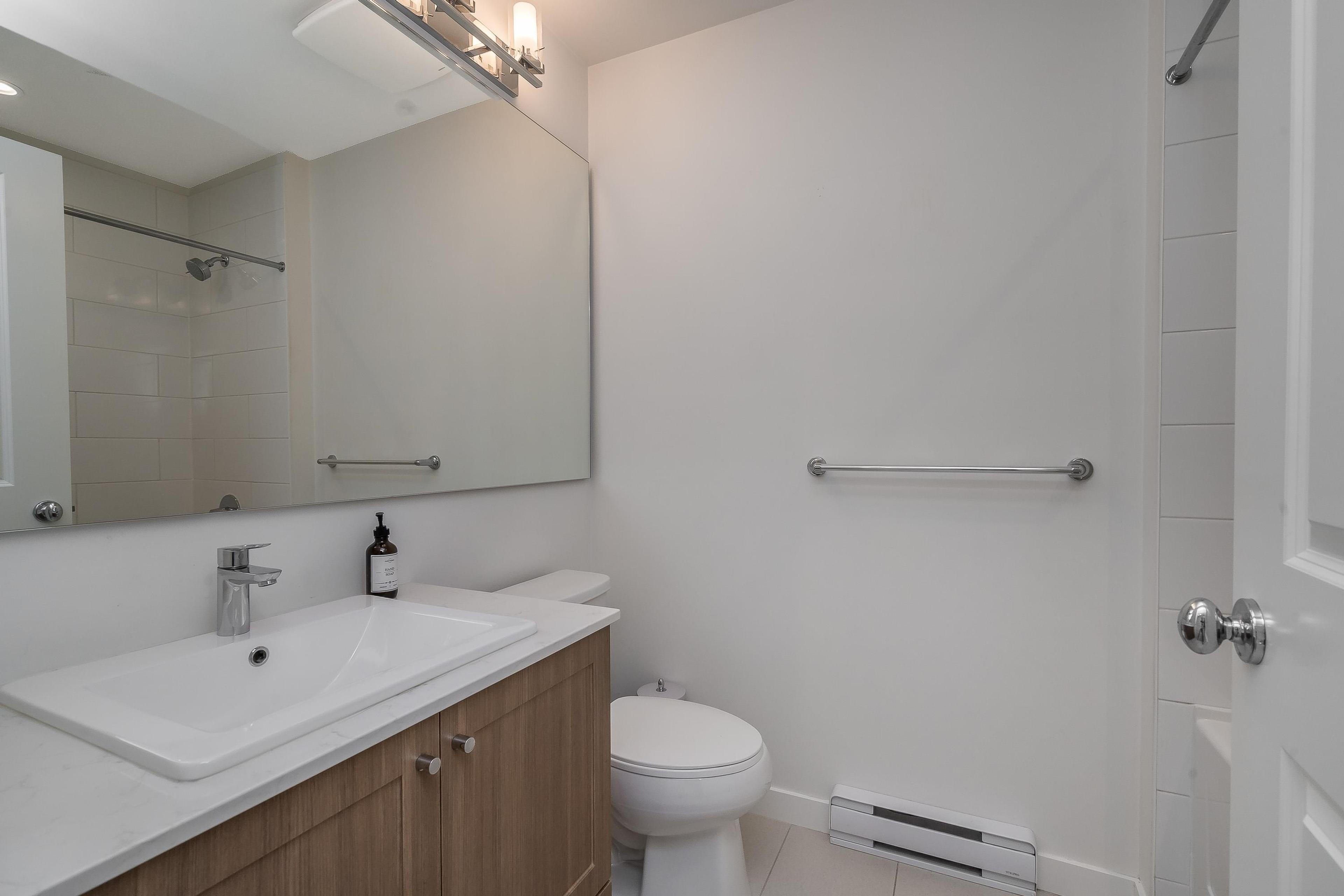 #60 8476 207A STREET - 21