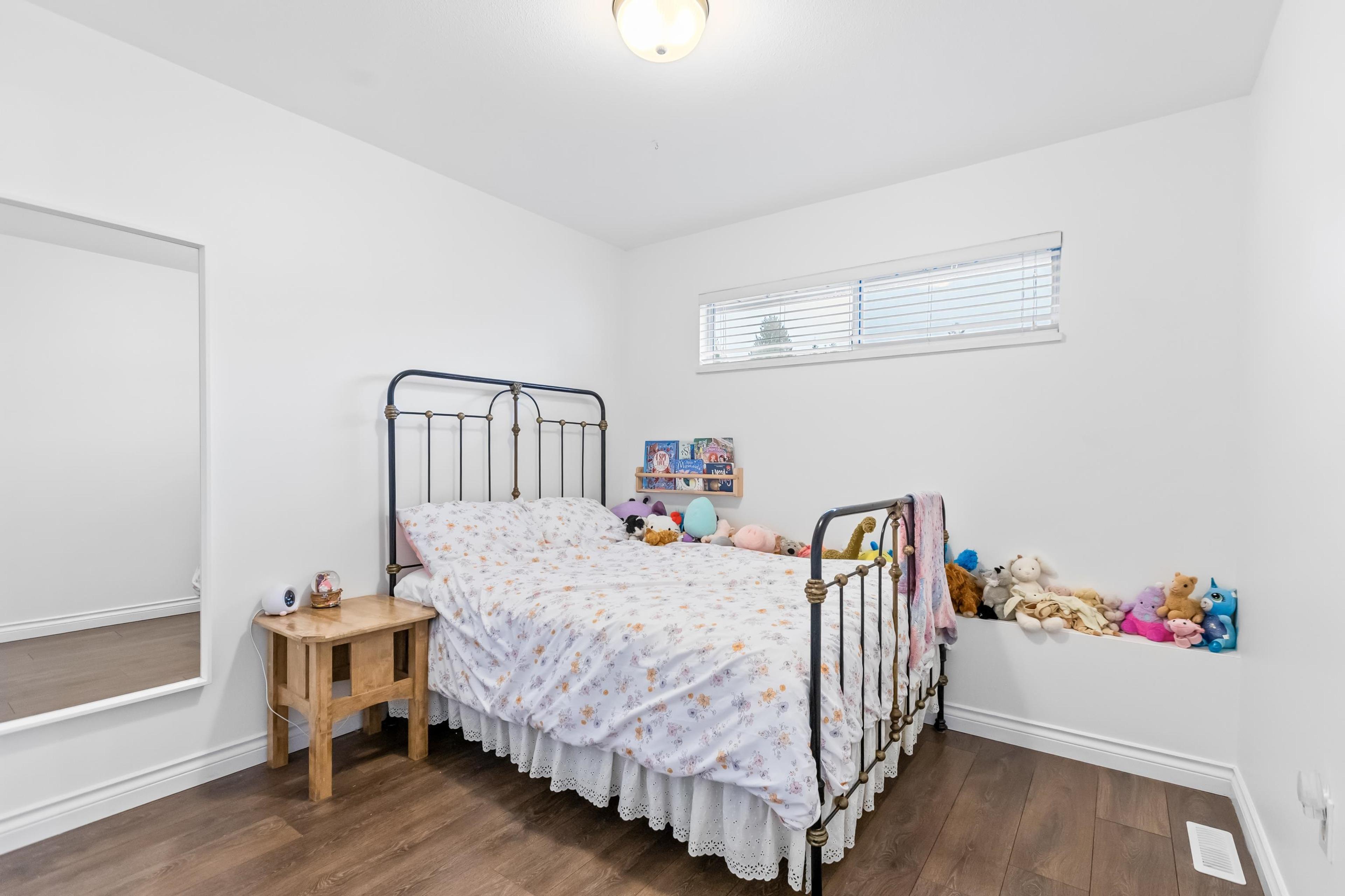 #30 32361 MCRAE AVENUE - 23