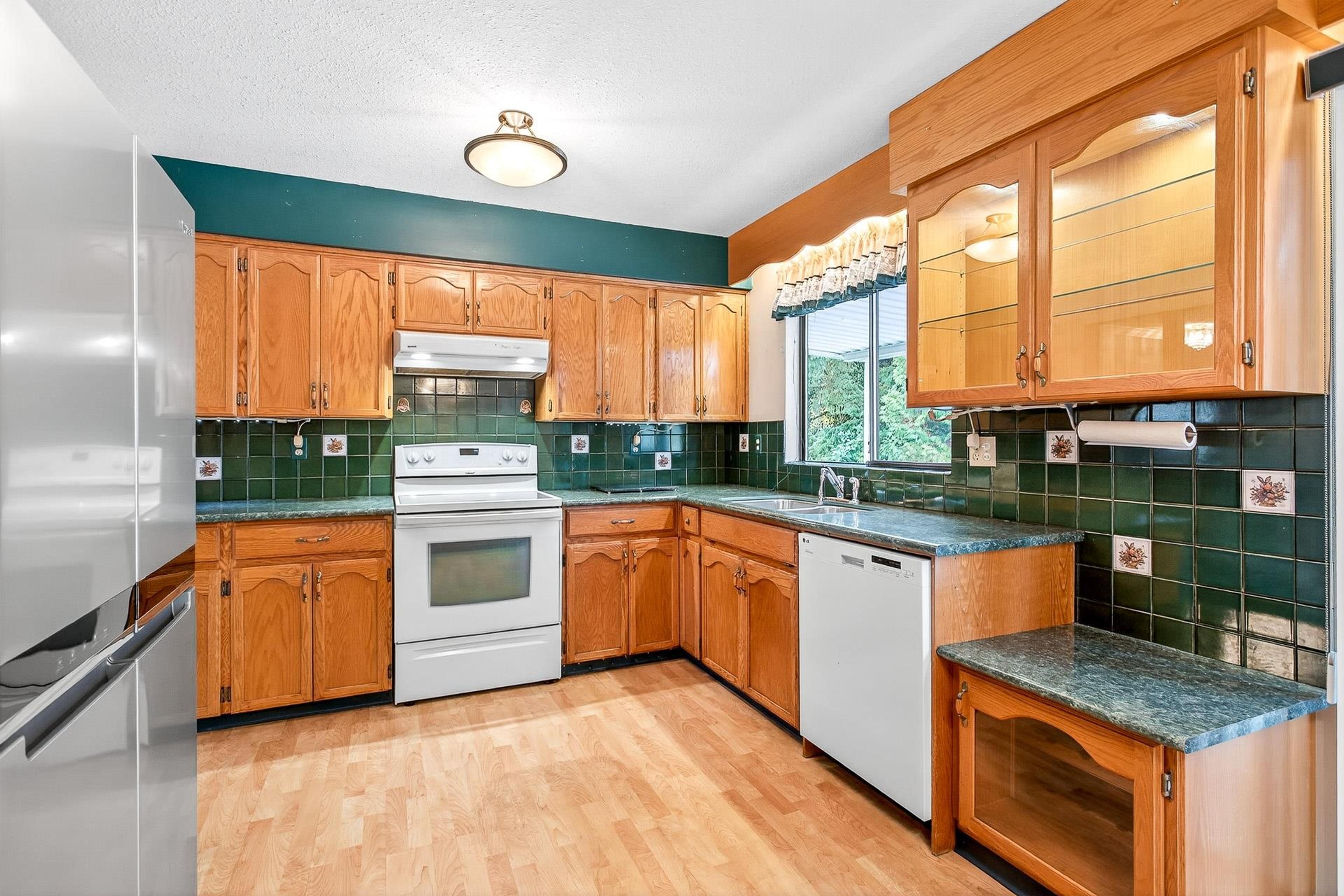 11918 BRUCE PLACE - 12