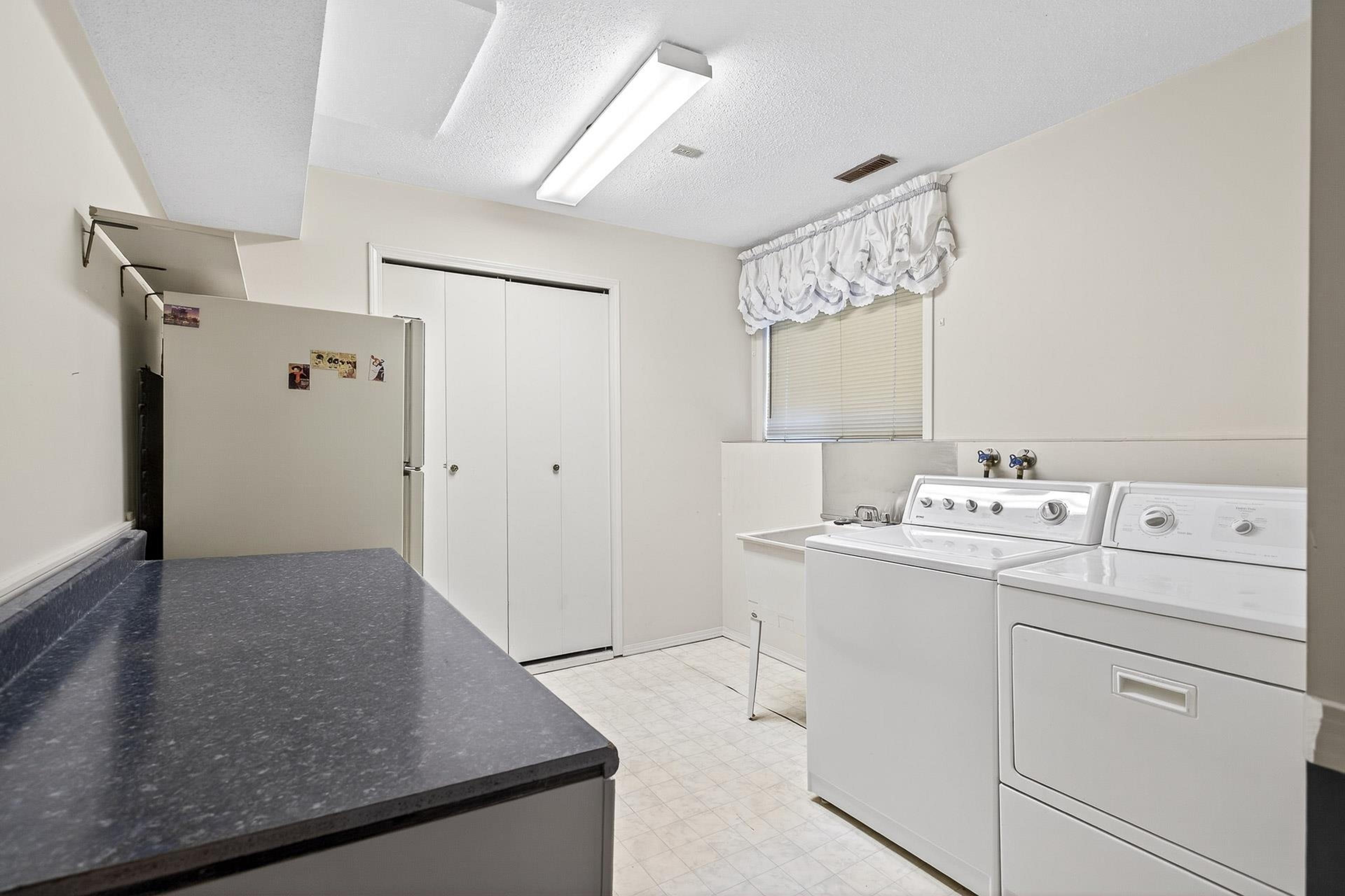 11918 BRUCE PLACE - 32