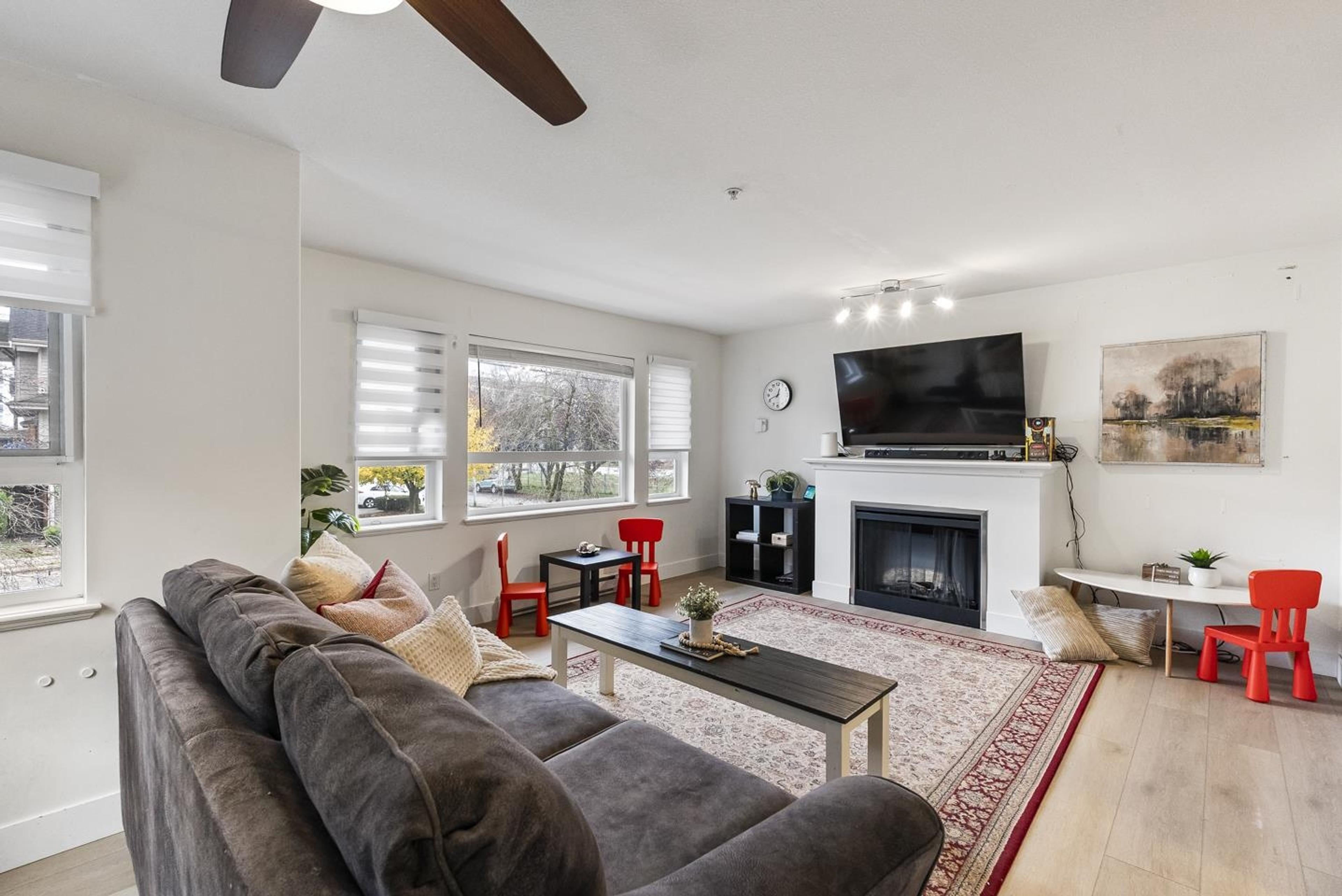 #18 5355 201A STREET - Image 2