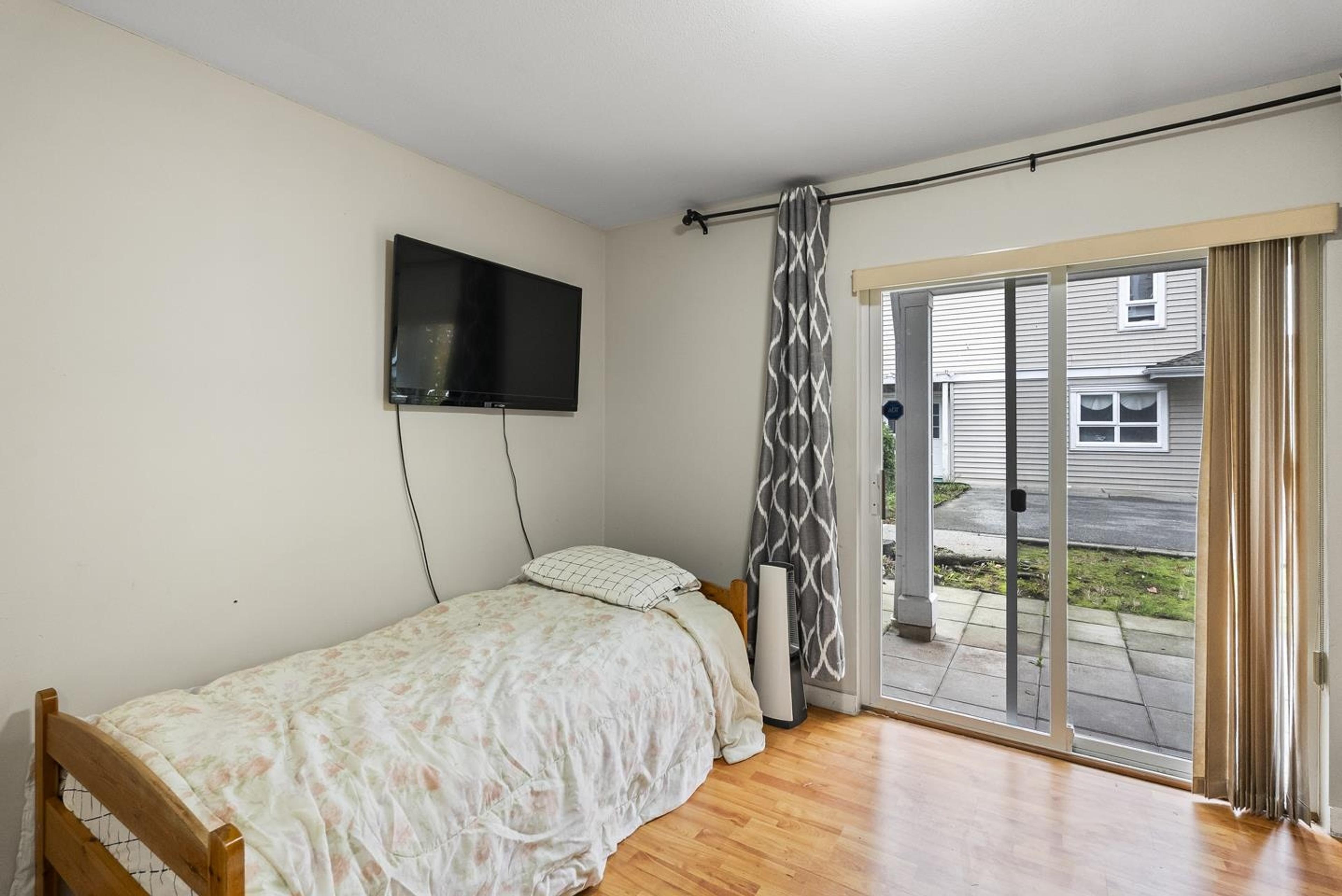 #18 5355 201A STREET - 24