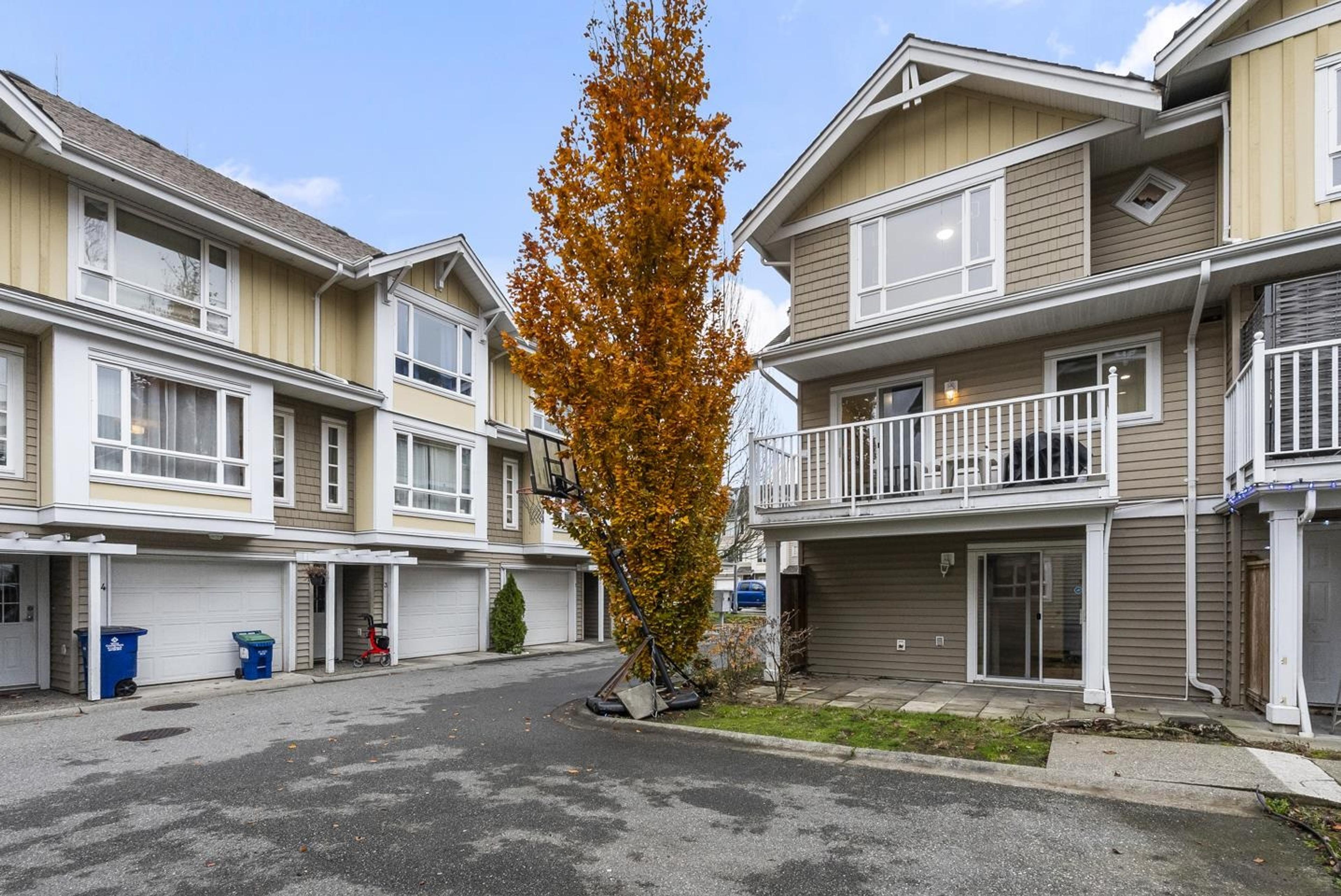 #18 5355 201A STREET - 34