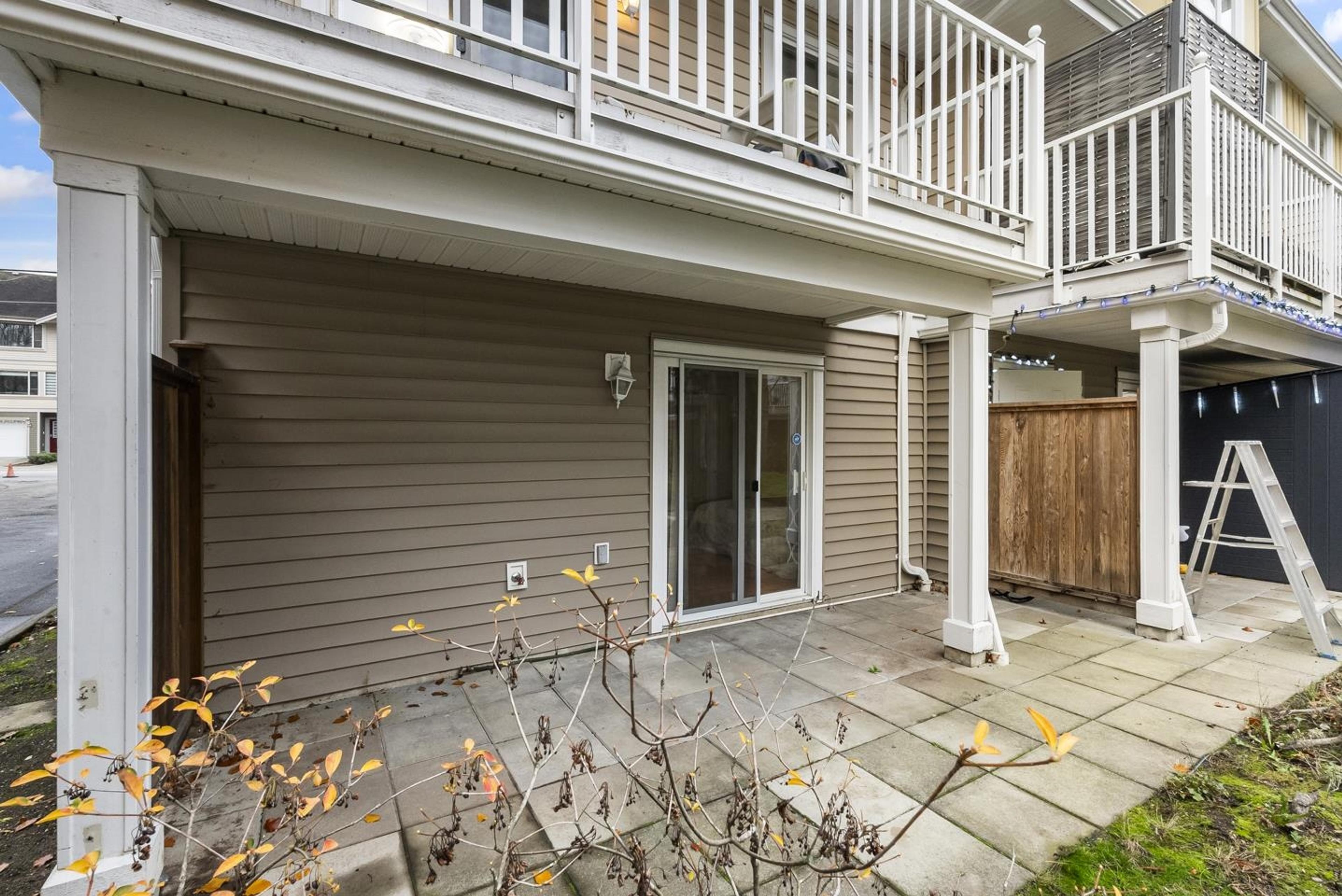 #18 5355 201A STREET - 33