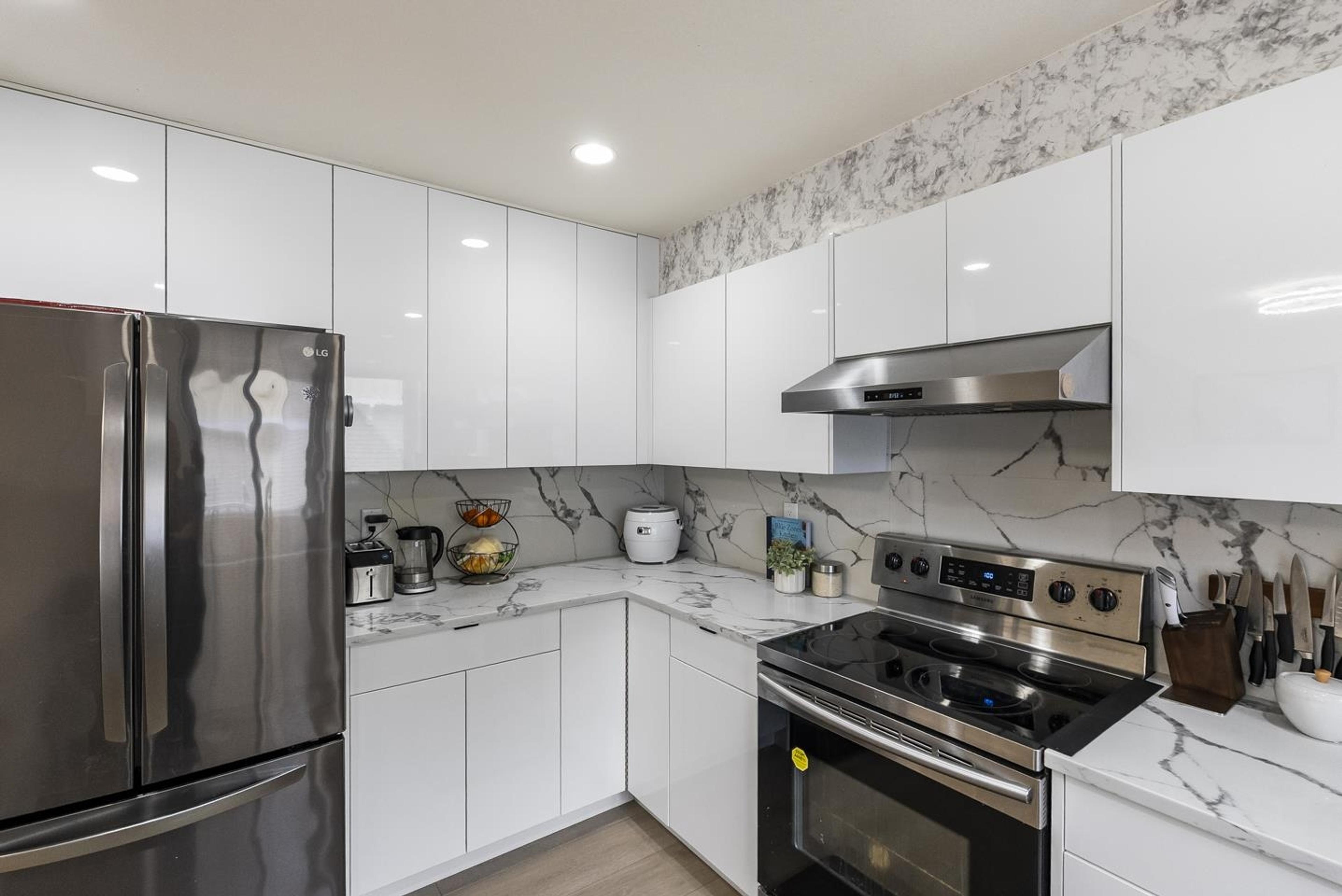 #18 5355 201A STREET - 11