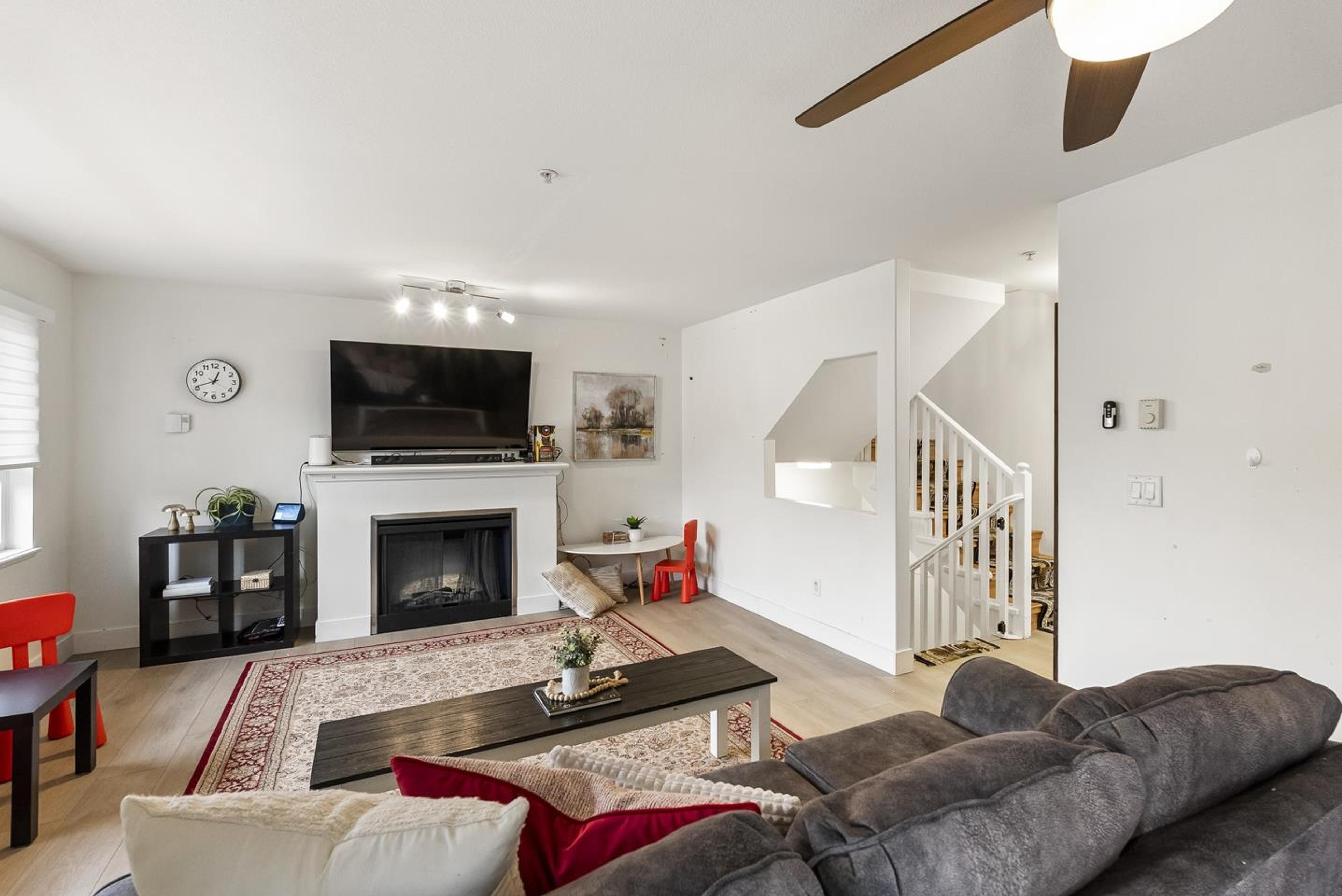 #18 5355 201A STREET - 4