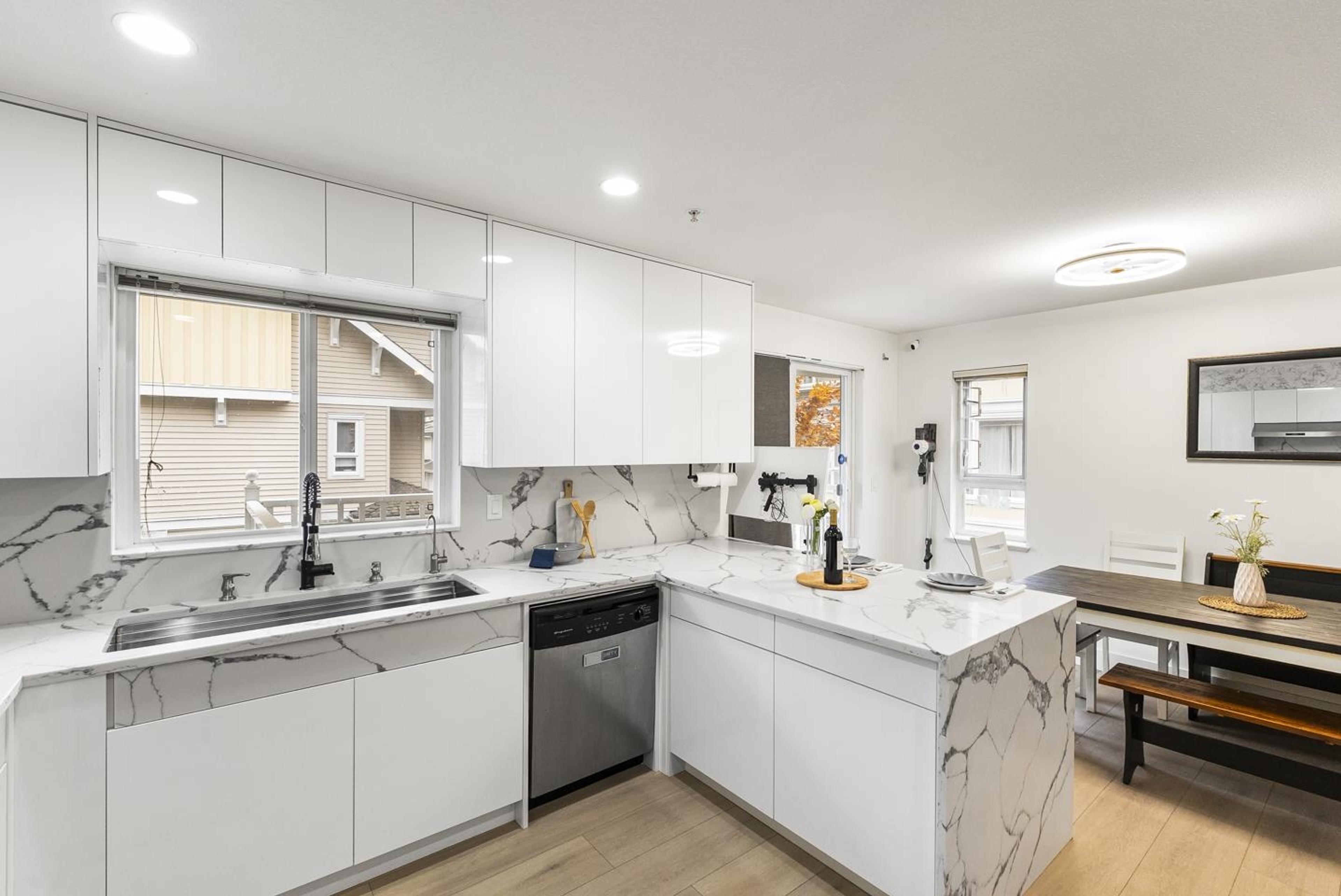 #18 5355 201A STREET - 8