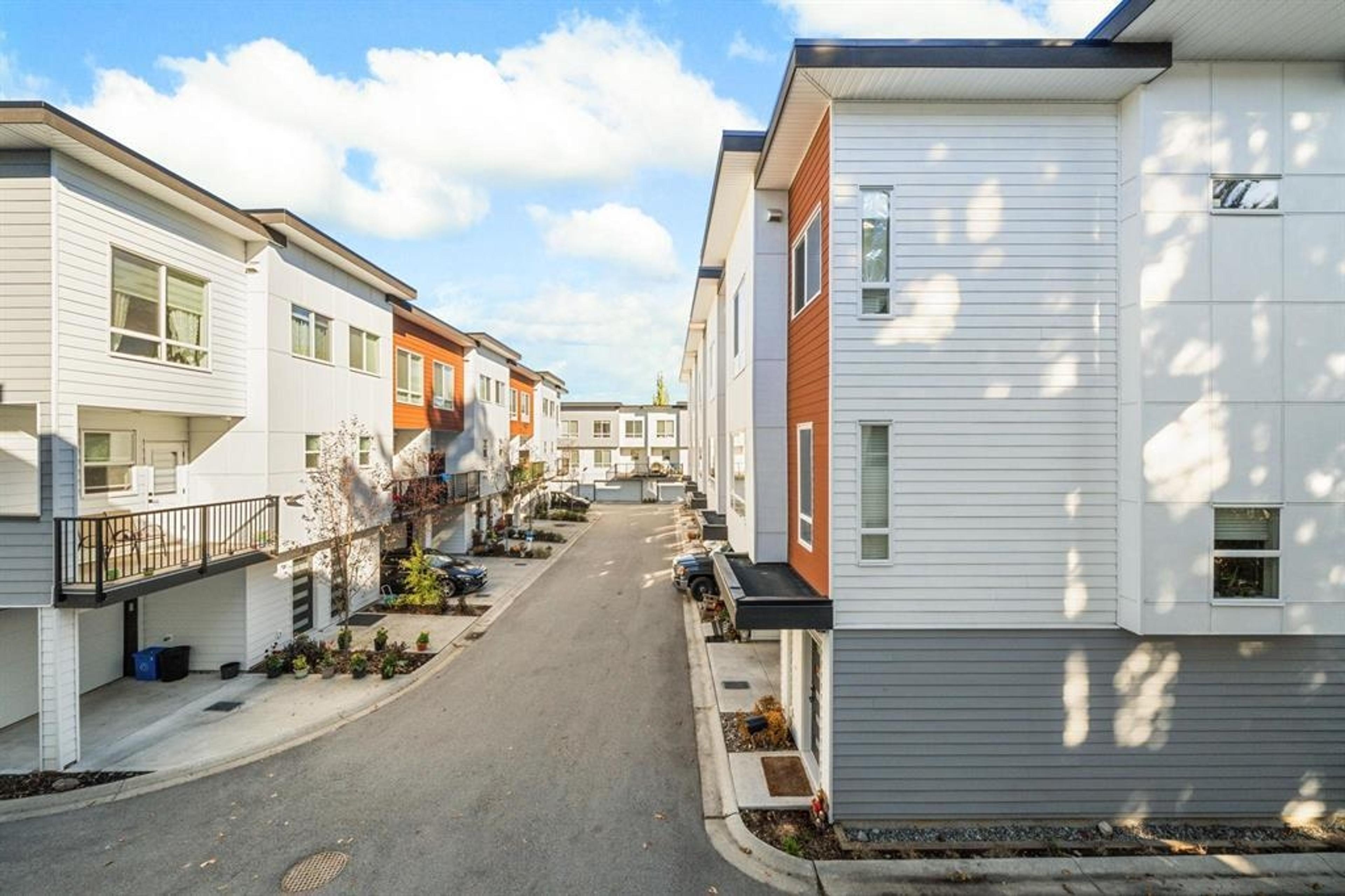 #5 27640 LANTERN AVENUE - 27