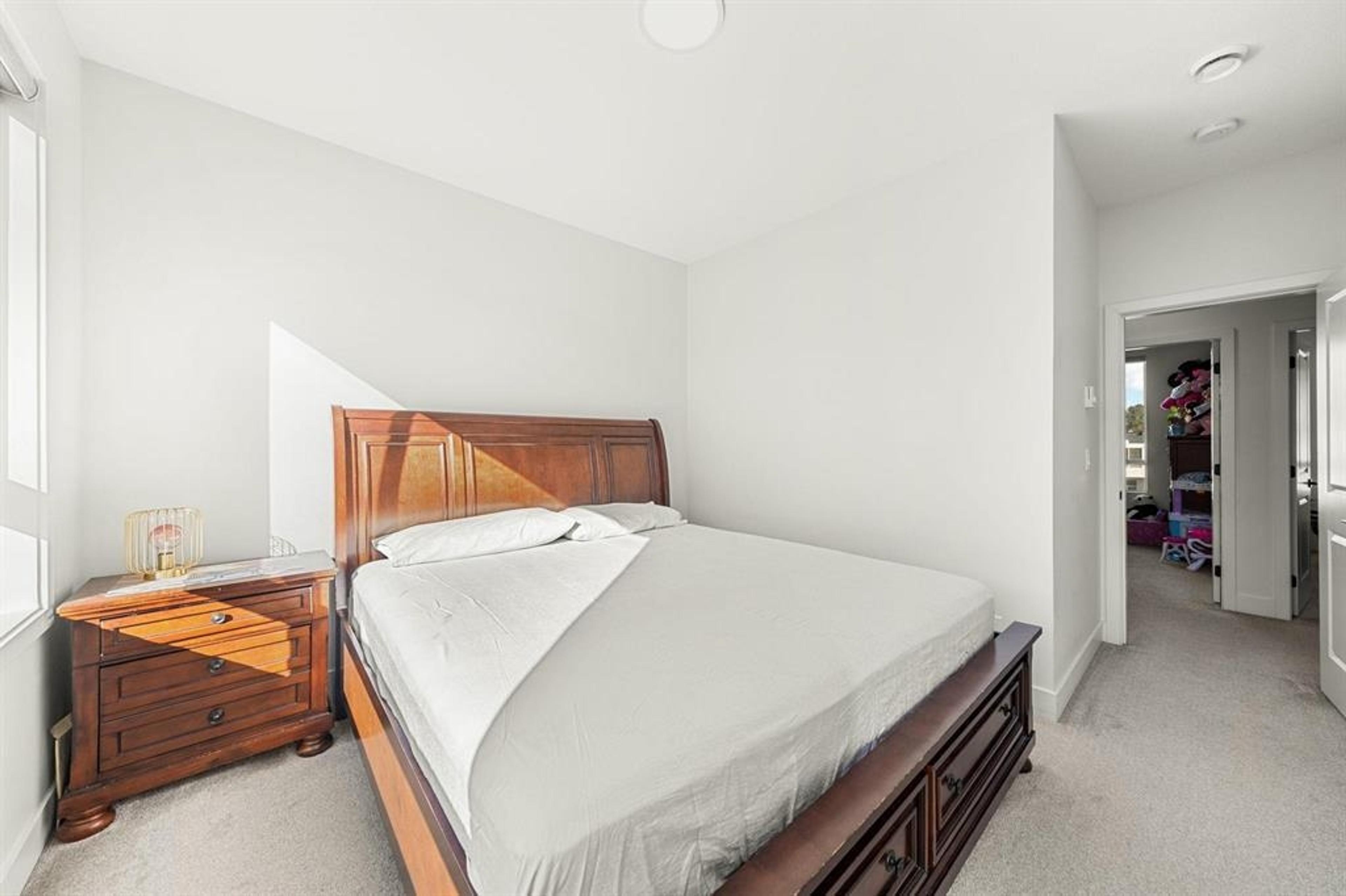 #5 27640 LANTERN AVENUE - 13