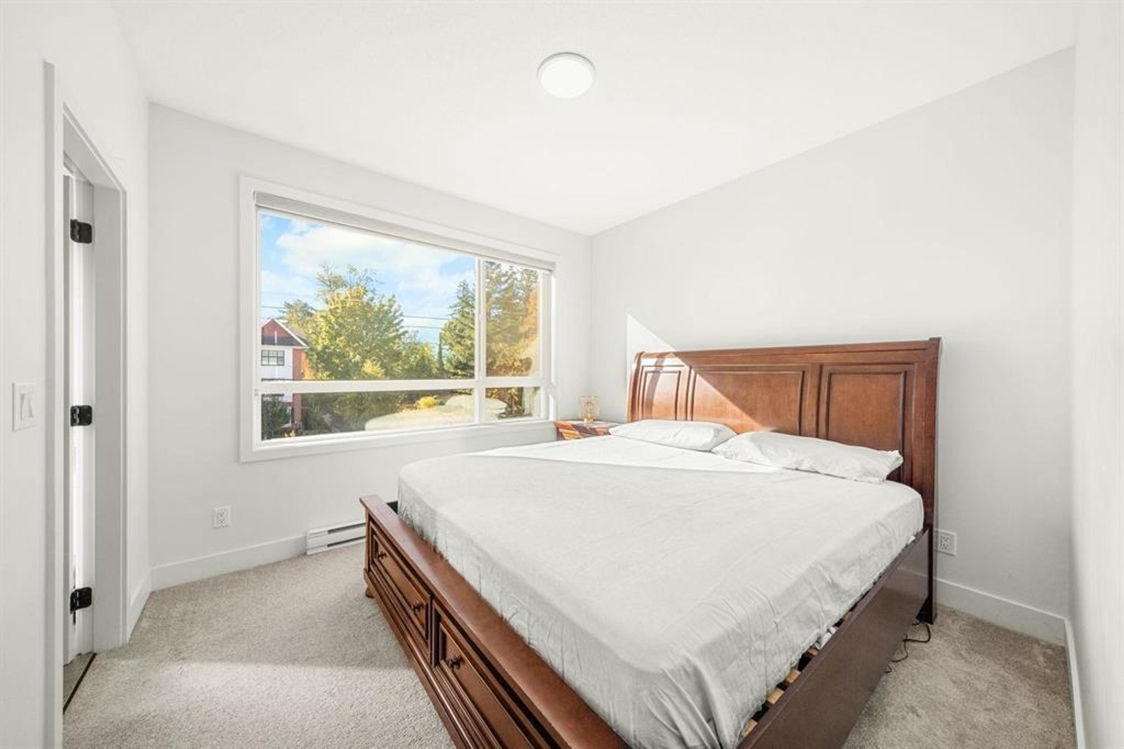 #5 27640 LANTERN AVENUE - 12