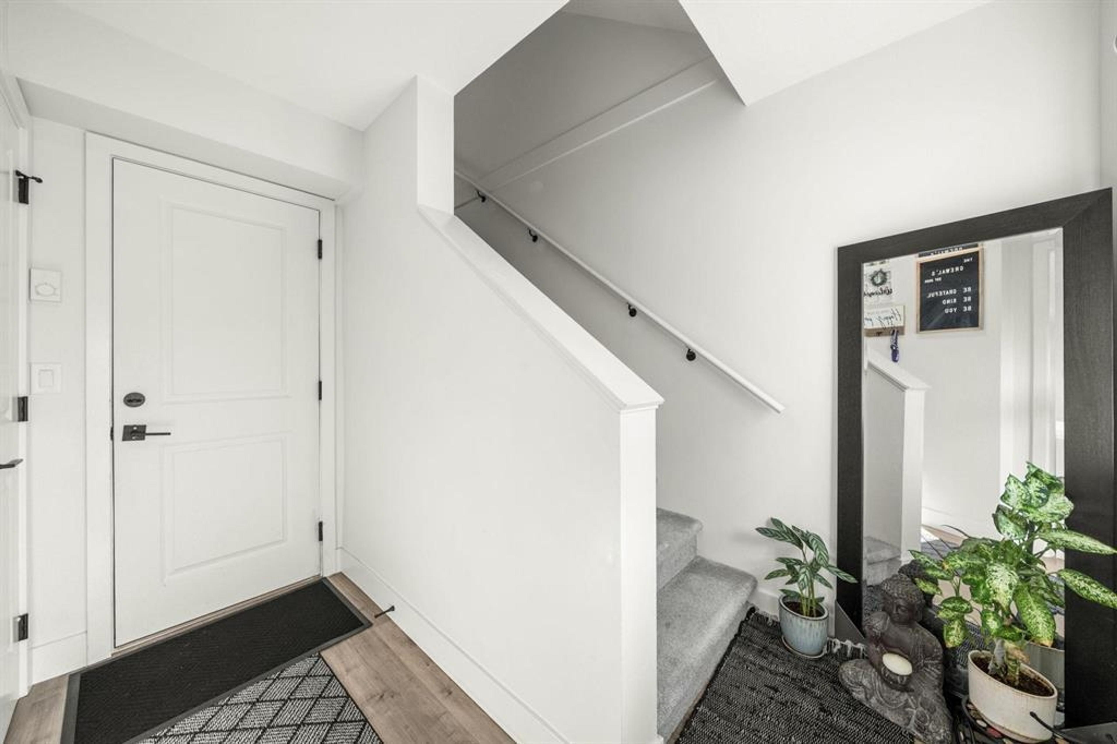 #5 27640 LANTERN AVENUE - 26