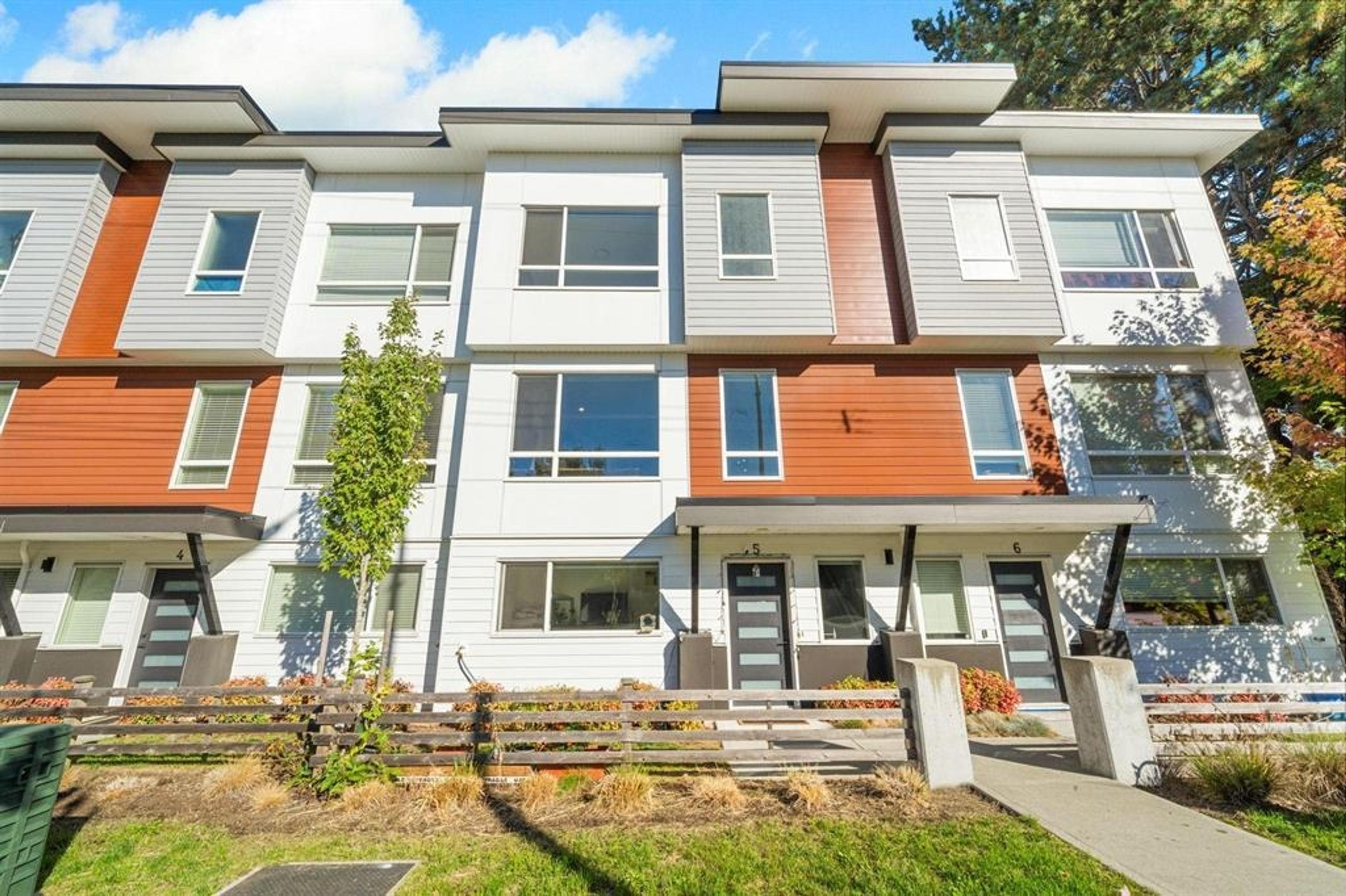 #5 27640 LANTERN AVENUE - Main Image