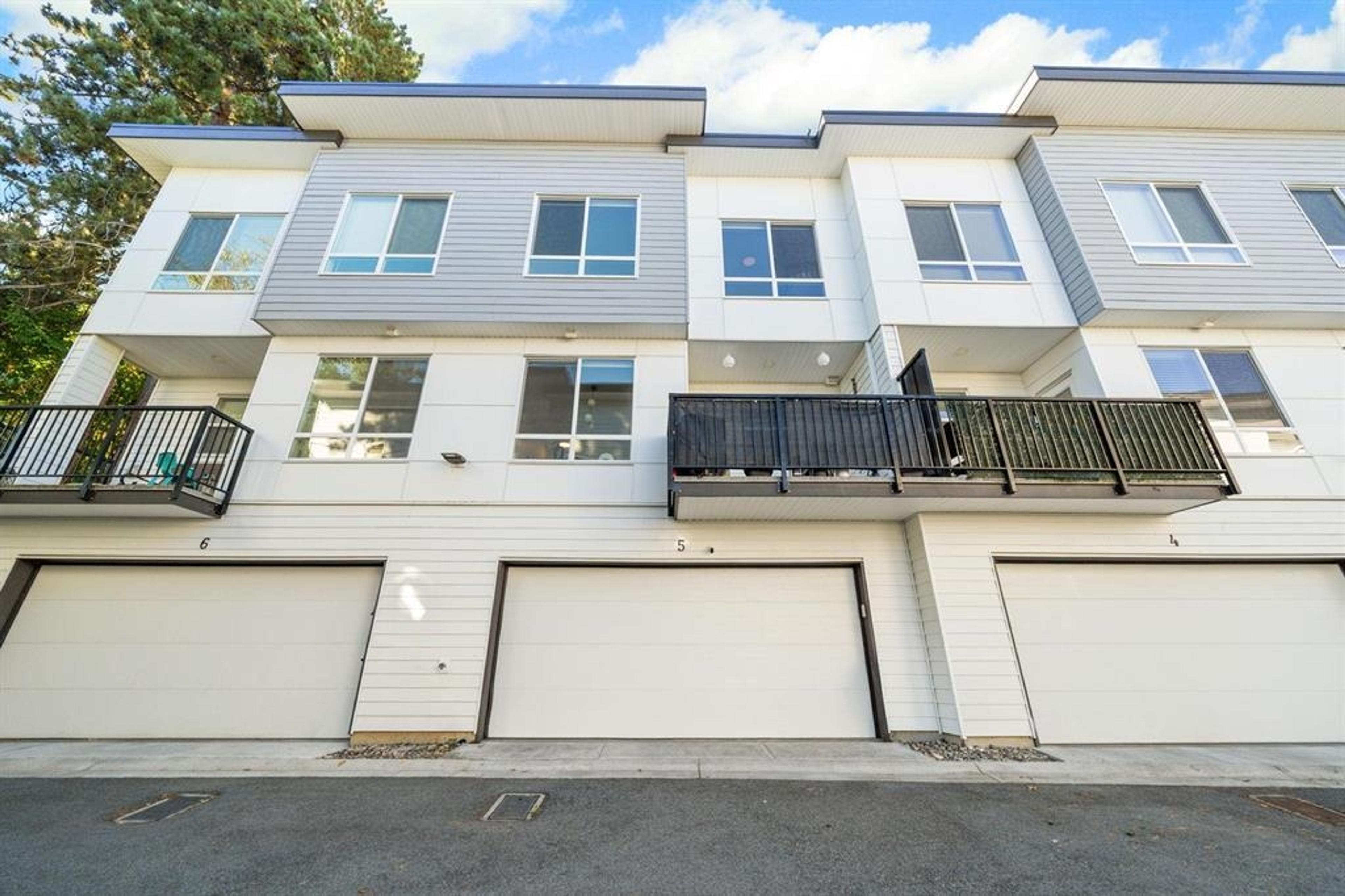 #5 27640 LANTERN AVENUE - 24