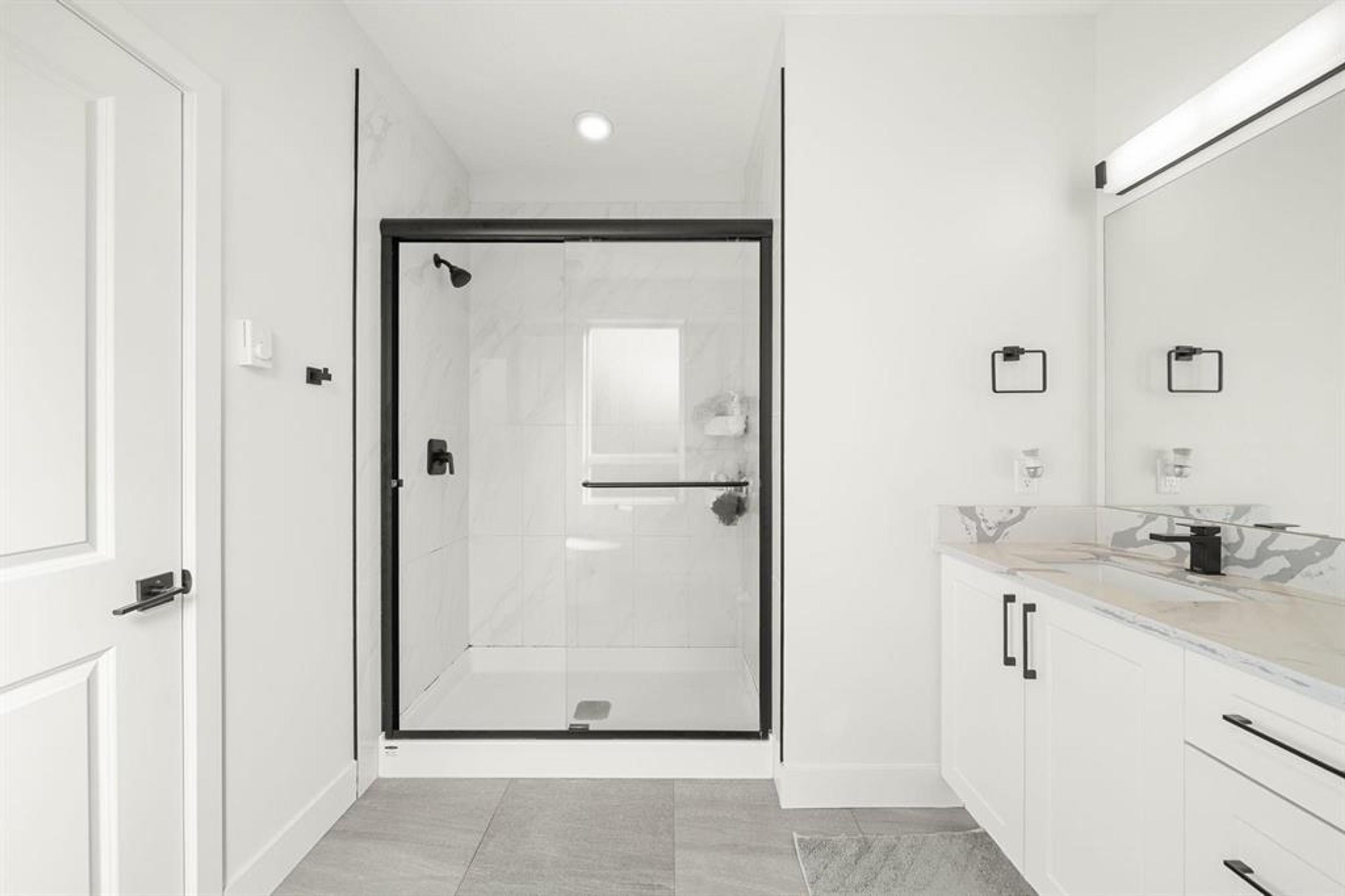 #5 27640 LANTERN AVENUE - 15