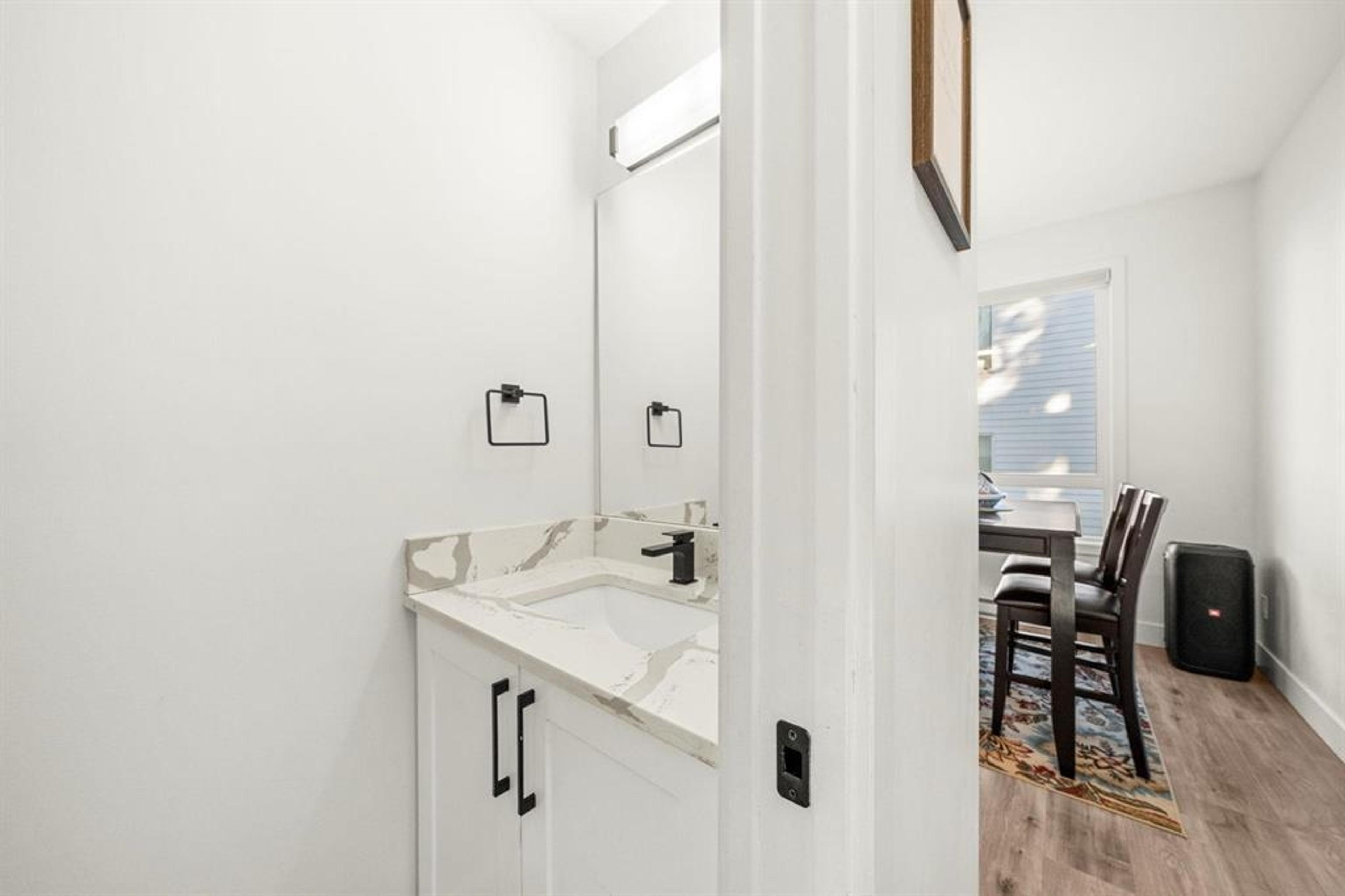 #5 27640 LANTERN AVENUE - 11